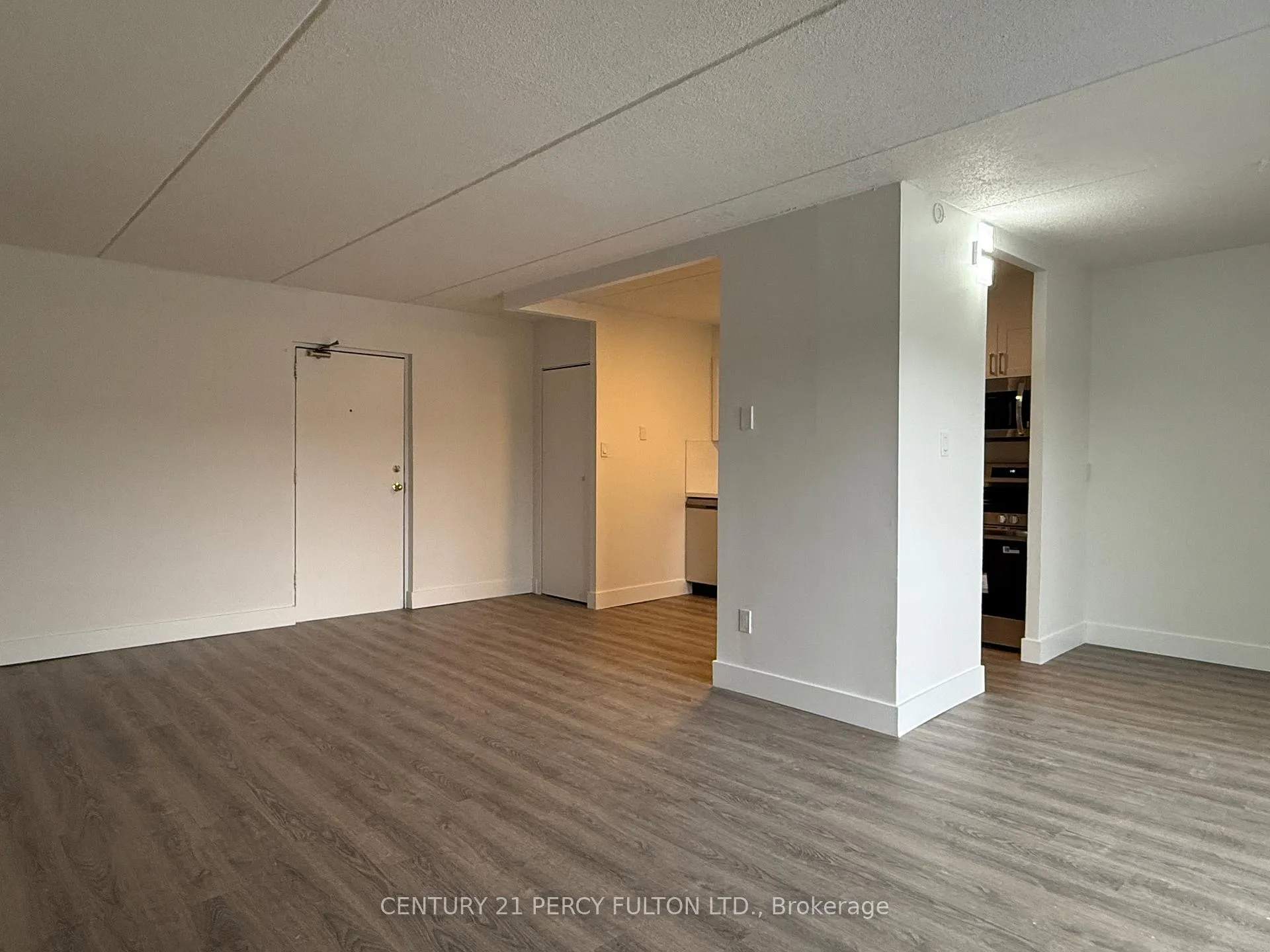 Photo 2 of Unit 310, 200 Garden Street, Whitby, Downtown Whitby — HOMEH