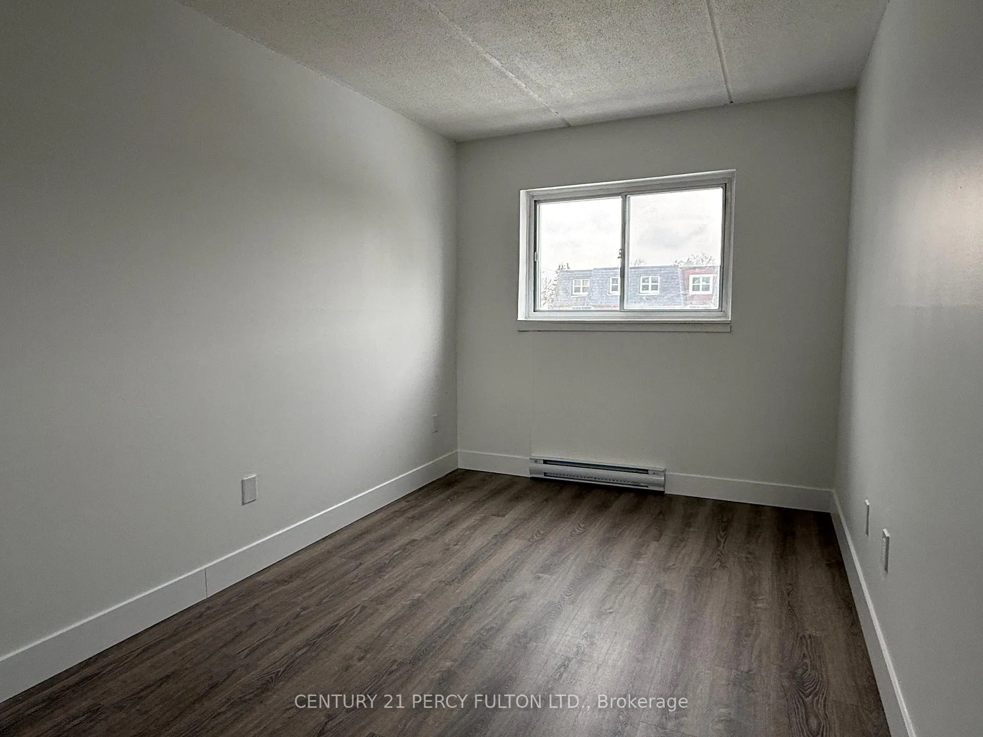 Photo 6 of Unit 310, 200 Garden Street, Whitby, Downtown Whitby — HOMEH