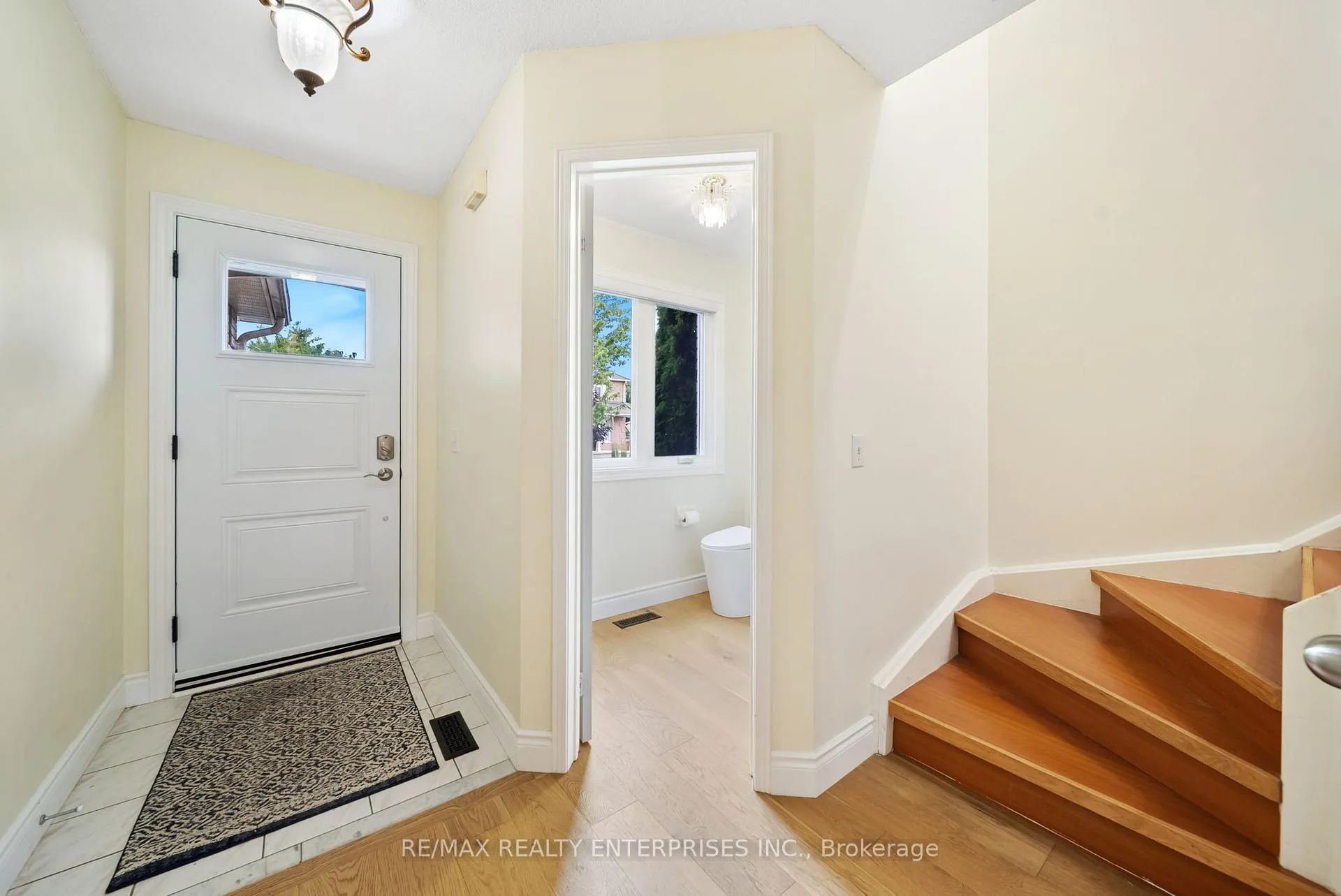 Photo 4 of Unit 53, 11 Pirie Drive, Hamilton, Dundas — HOMEH