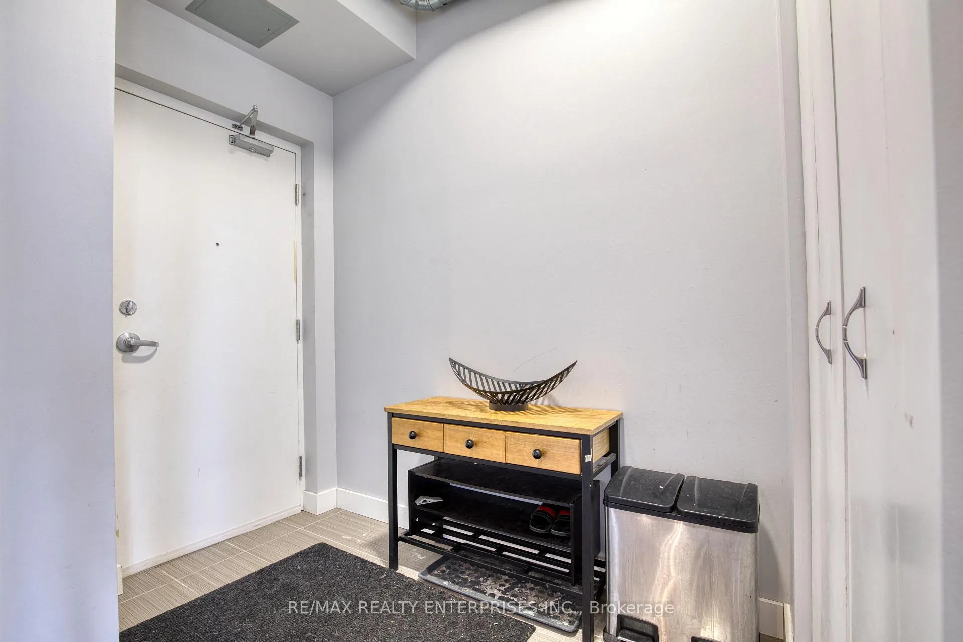 Photo 5 of Unit 403, 36 Regina Street N, Waterloo — HOMEH