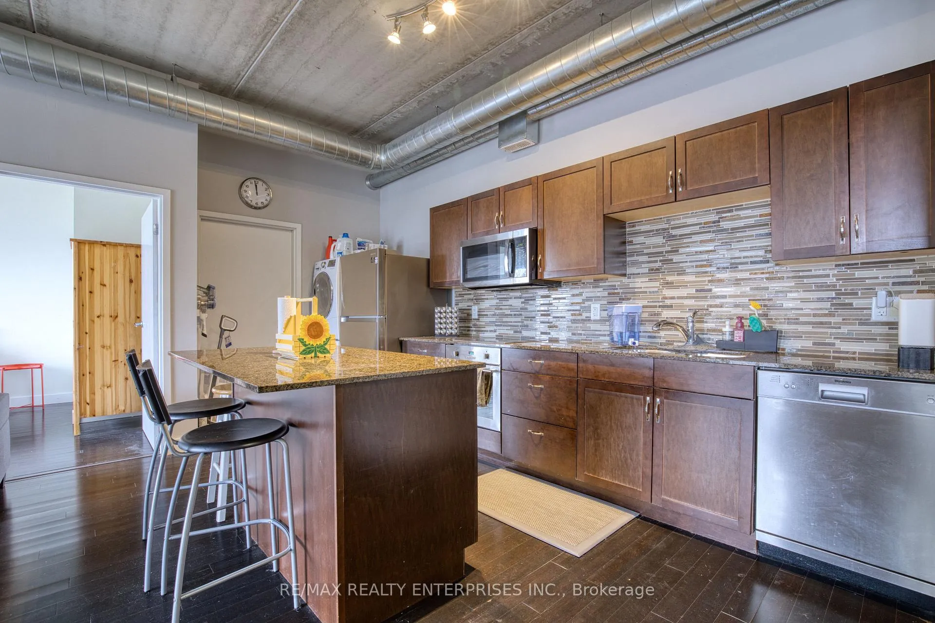 Photo 8 of Unit 403, 36 Regina Street N, Waterloo — HOMEH