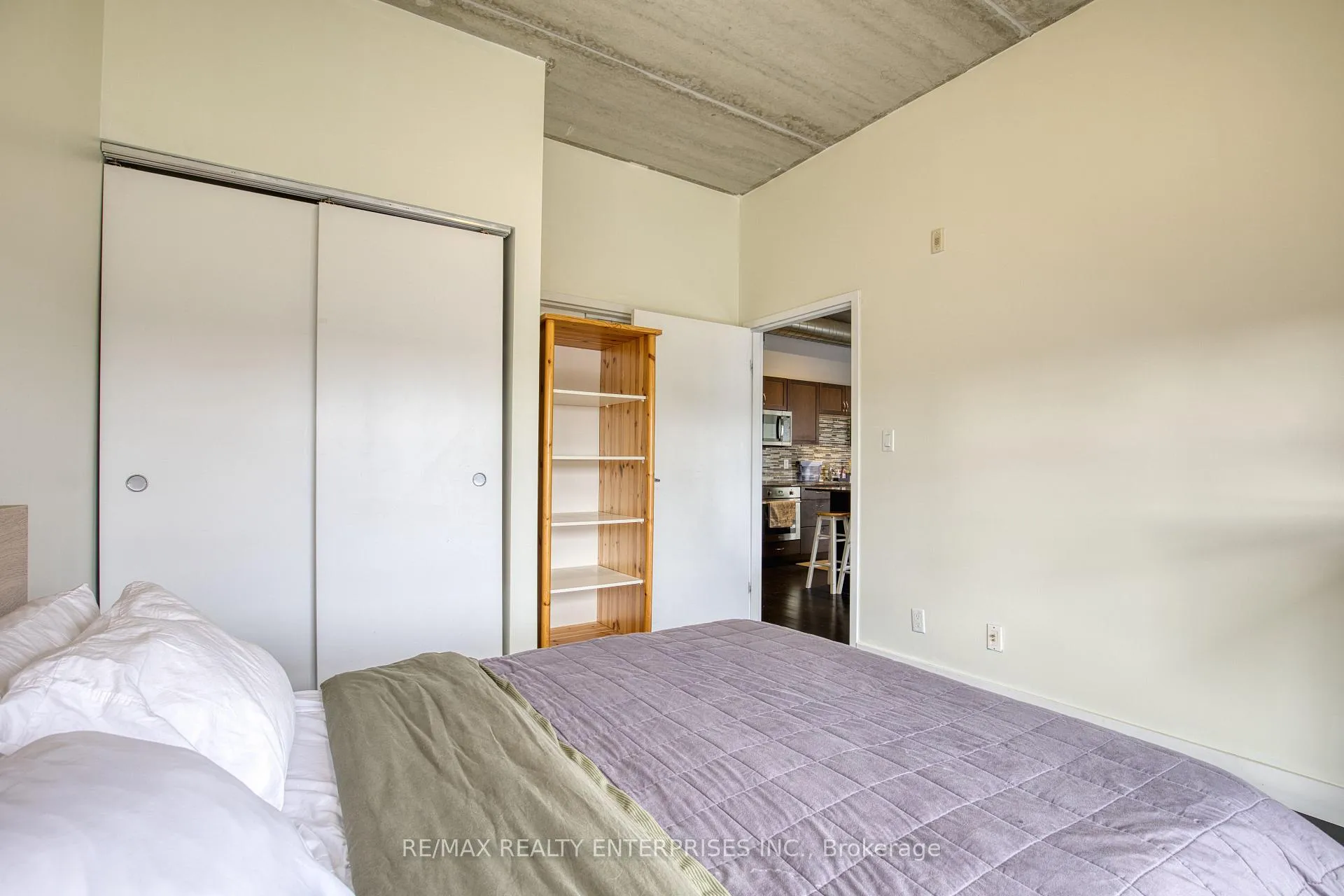 Photo 14 of Unit 403, 36 Regina Street N, Waterloo — HOMEH