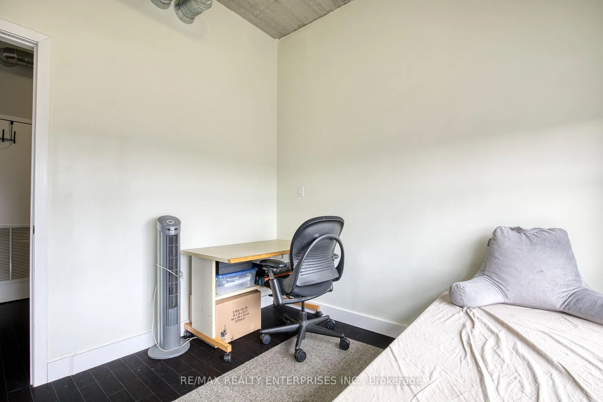 Photo 17 of Unit 403, 36 Regina Street N, Waterloo — HOMEH