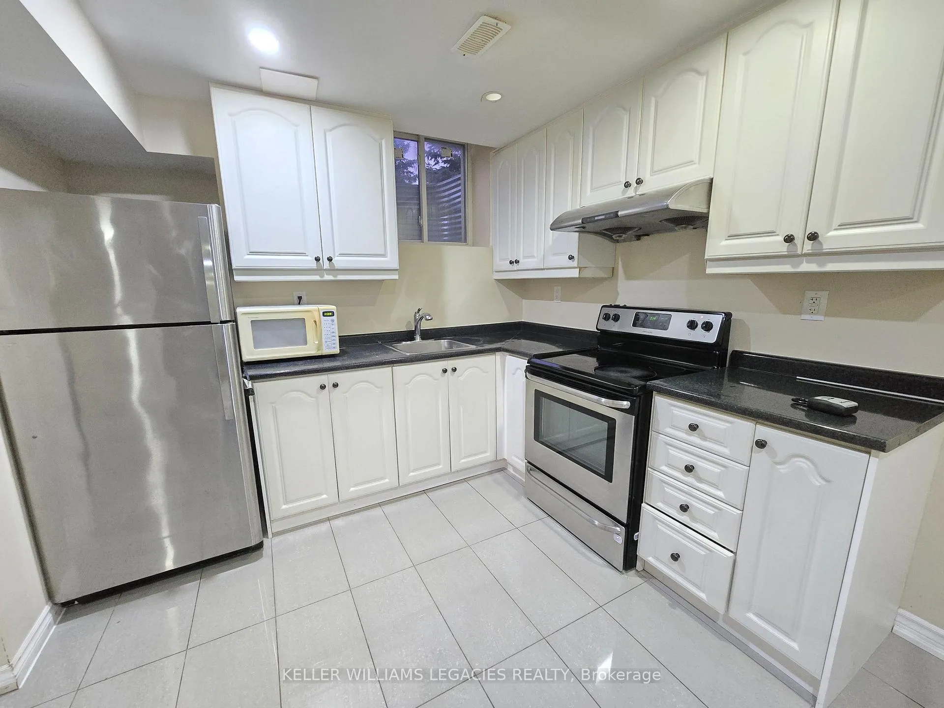 Photo 2 of Unit Bsmt, 40 Bellcrest Road, Brampton, Credit Valley — HOMEH