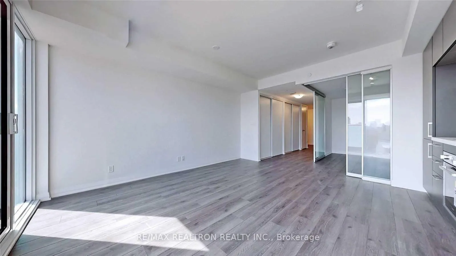 Photo 3 of Unit 801, 99 Foxbar Road, Toronto, Yonge-St. Clair — HOMEH