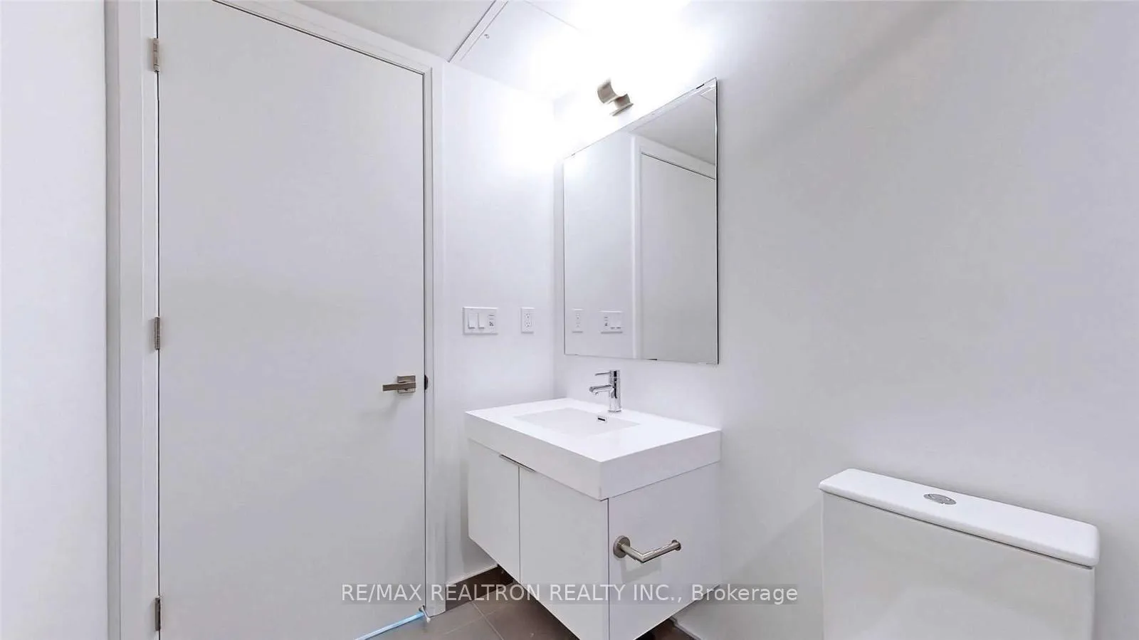 Photo 8 of Unit 801, 99 Foxbar Road, Toronto, Yonge-St. Clair — HOMEH