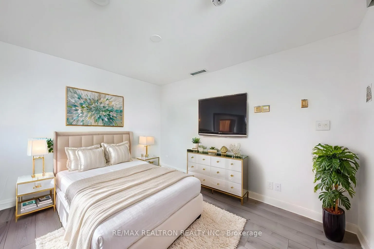 Photo 10 of Unit 801, 99 Foxbar Road, Toronto, Yonge-St. Clair — HOMEH
