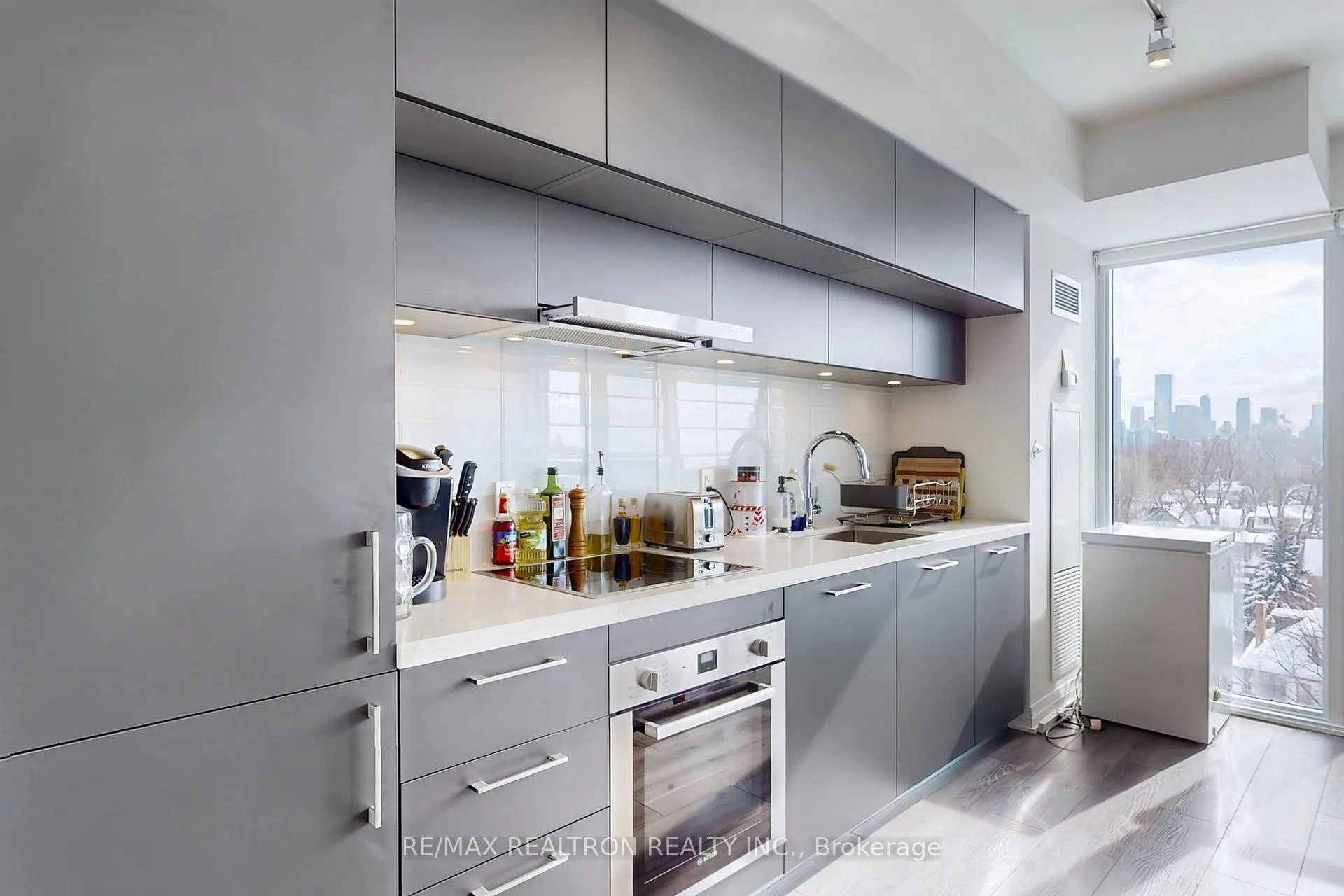 Photo 12 of Unit 801, 99 Foxbar Road, Toronto, Yonge-St. Clair — HOMEH