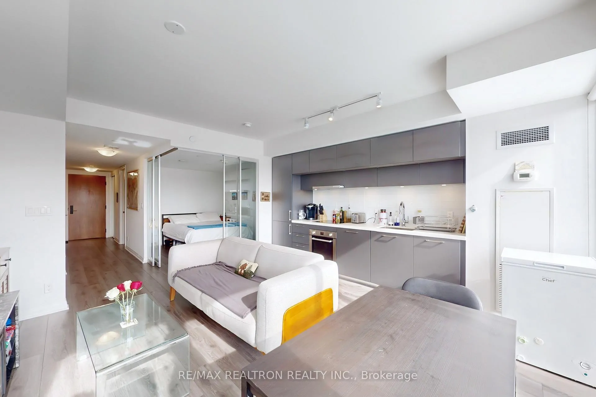 Photo 16 of Unit 801, 99 Foxbar Road, Toronto, Yonge-St. Clair — HOMEH
