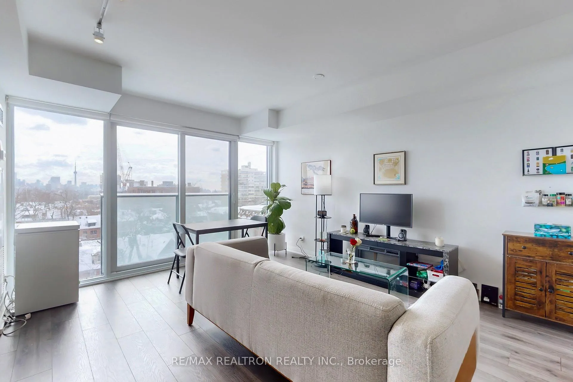 Photo 17 of Unit 801, 99 Foxbar Road, Toronto, Yonge-St. Clair — HOMEH