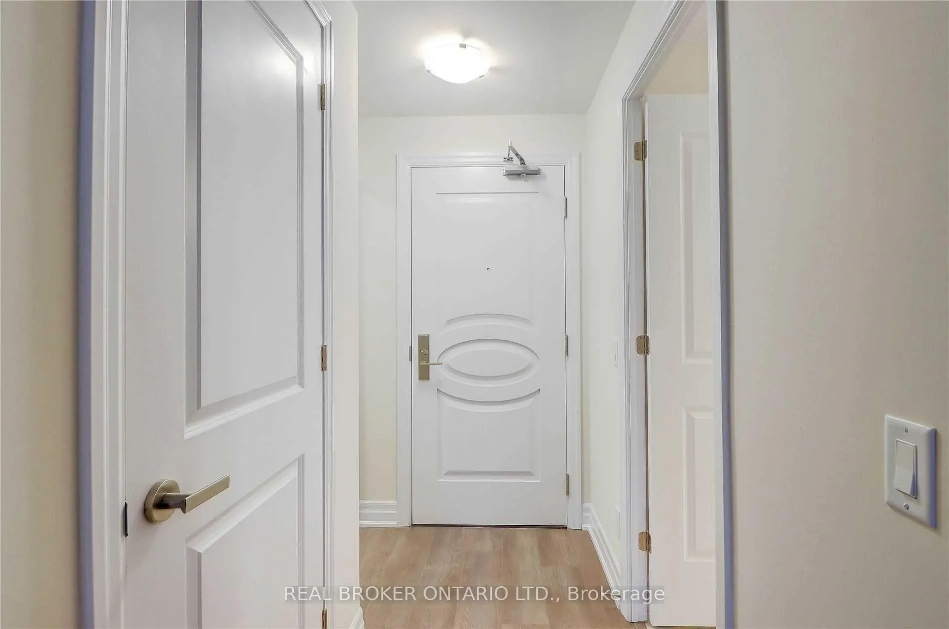 Photo 3 of Unit 1110, 9075 Jane Street, Vaughan, Concord — HOMEH