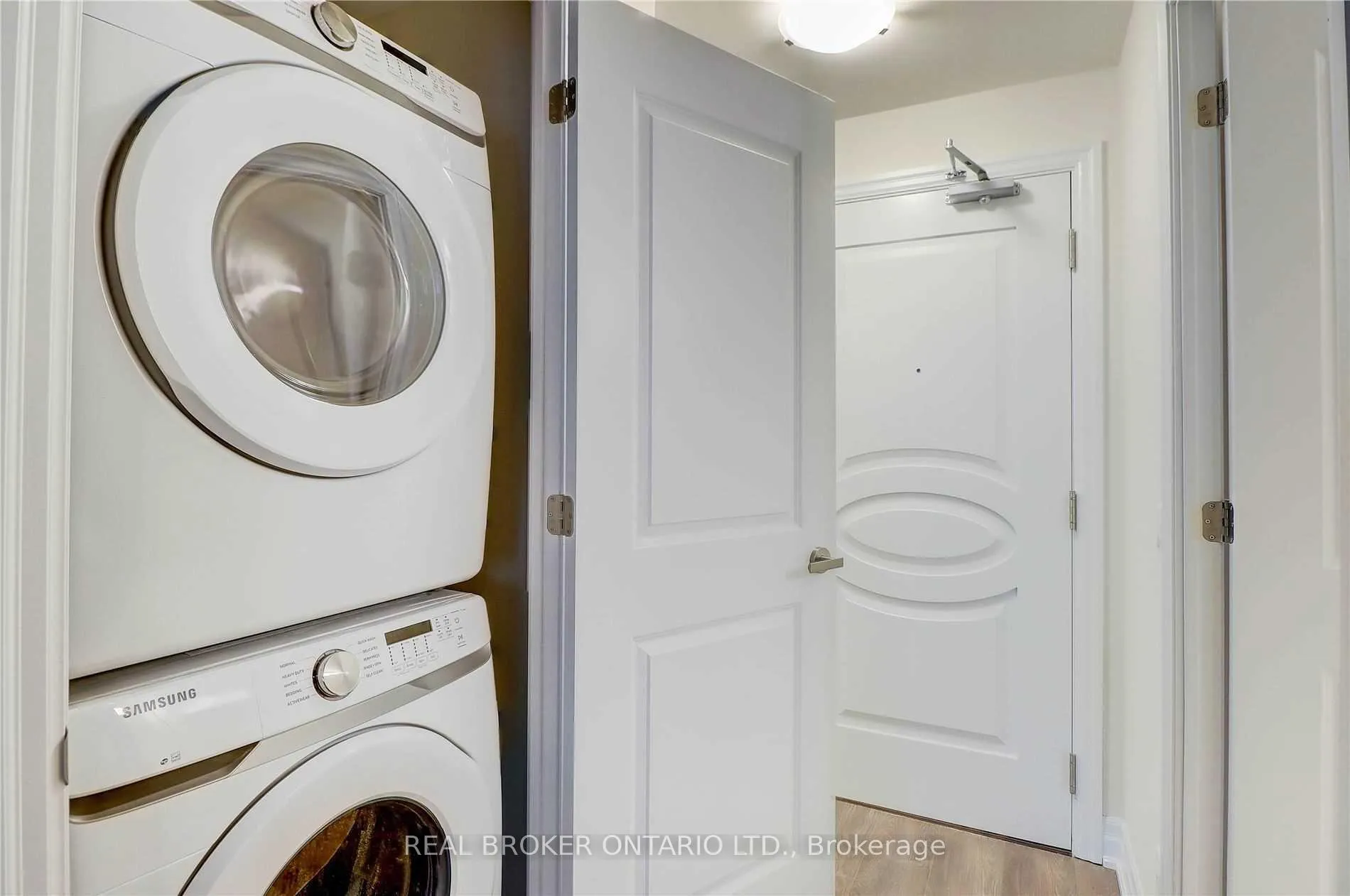 Photo 6 of Unit 1110, 9075 Jane Street, Vaughan, Concord — HOMEH