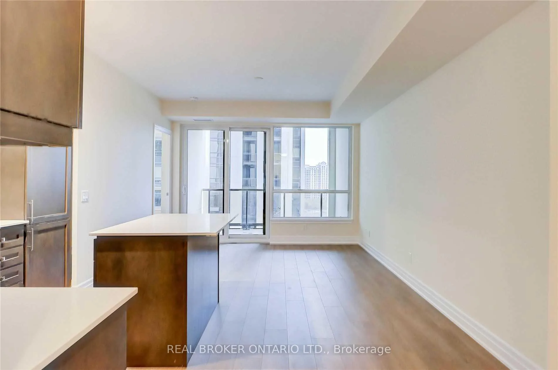 Photo 8 of Unit 1110, 9075 Jane Street, Vaughan, Concord — HOMEH