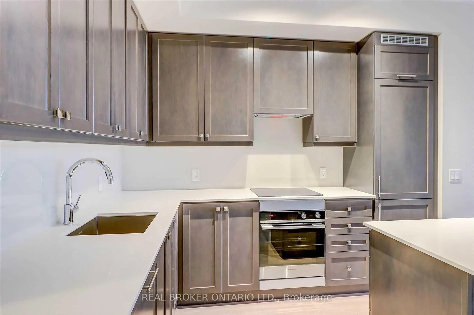Photo 9 of Unit 1110, 9075 Jane Street, Vaughan, Concord — HOMEH