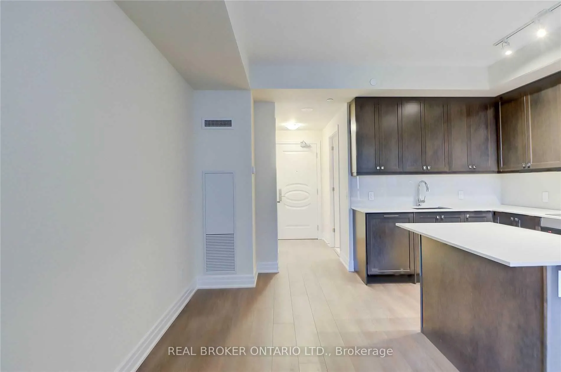 Photo 11 of Unit 1110, 9075 Jane Street, Vaughan, Concord — HOMEH