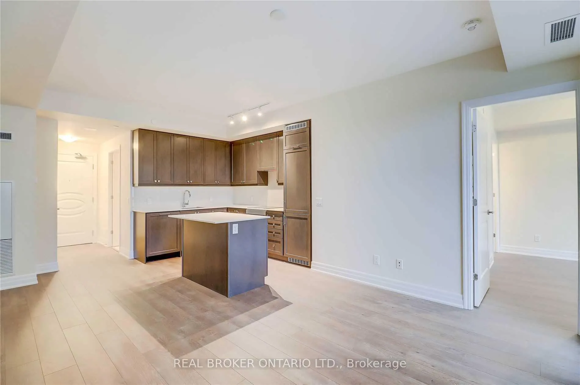 Photo 14 of Unit 1110, 9075 Jane Street, Vaughan, Concord — HOMEH