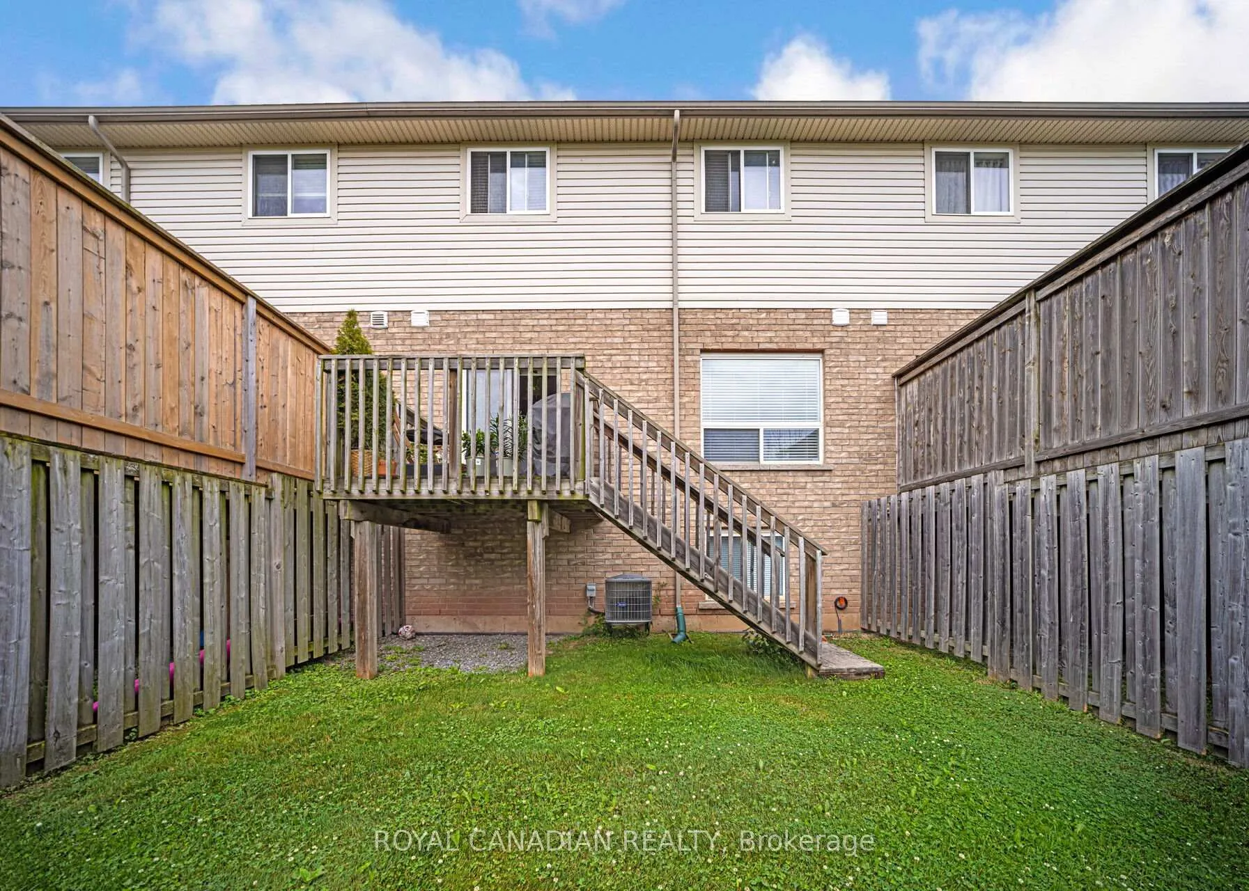 Photo 44 of Unit 14, 40 Dartmouth Gate, Hamilton, Stoney Creek — HOMEH