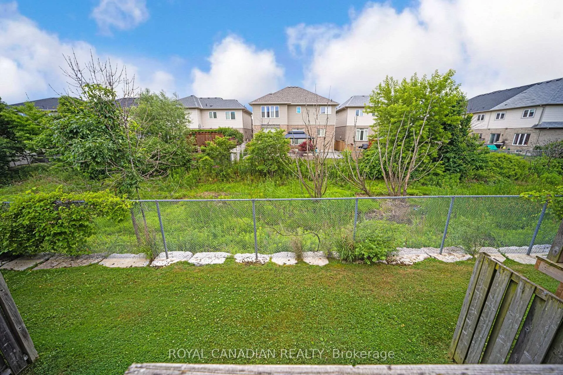 Photo 45 of Unit 14, 40 Dartmouth Gate, Hamilton, Stoney Creek — HOMEH