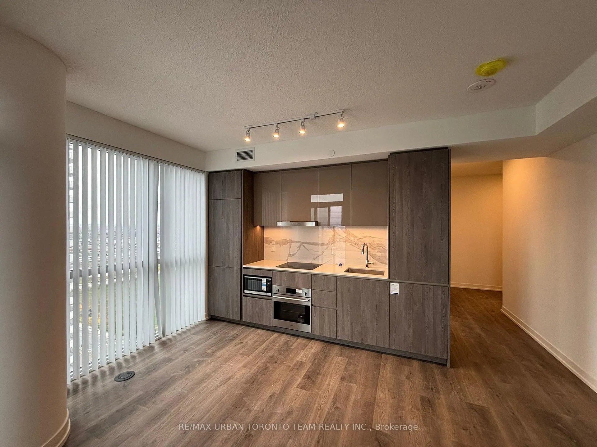 Photo 4 of Unit 2612, 8 Interchange Way, Vaughan, Vaughan Corporate Centre — HOMEH