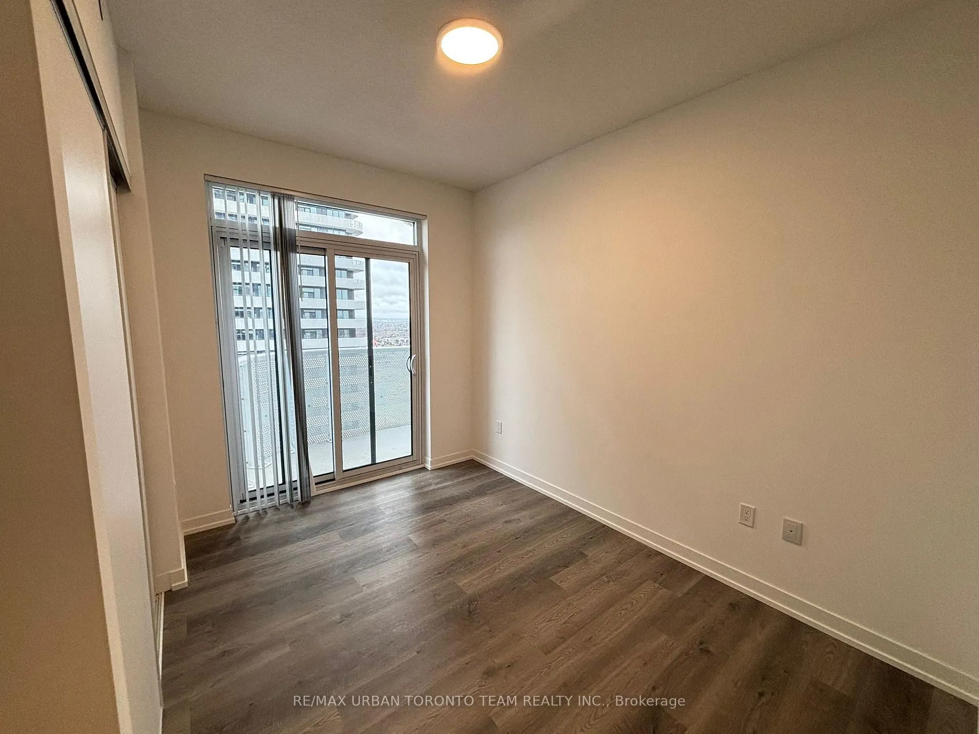 Photo 9 of Unit 2612, 8 Interchange Way, Vaughan, Vaughan Corporate Centre — HOMEH