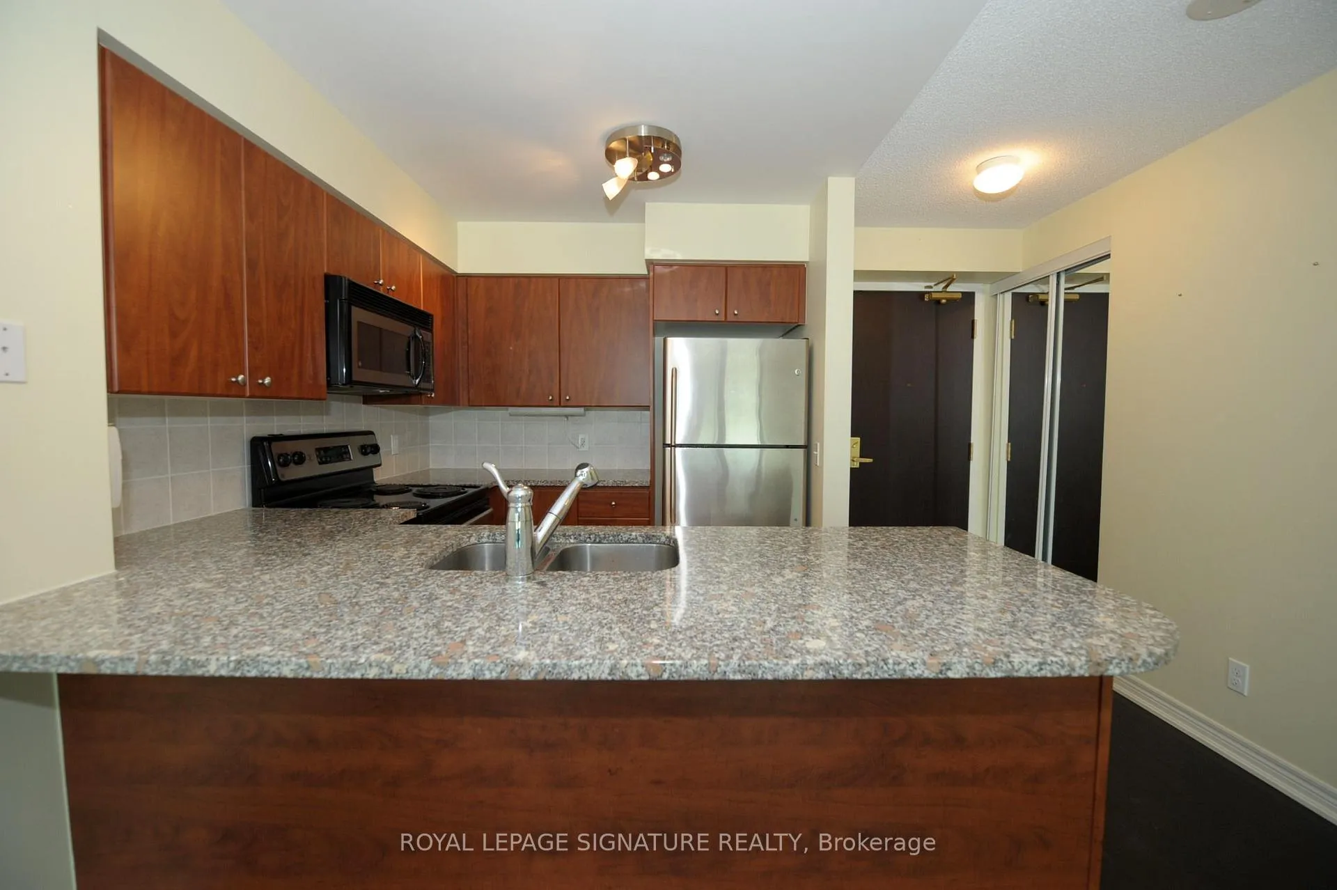 Front of Unit 509, 30 Grand Trunk Crescent