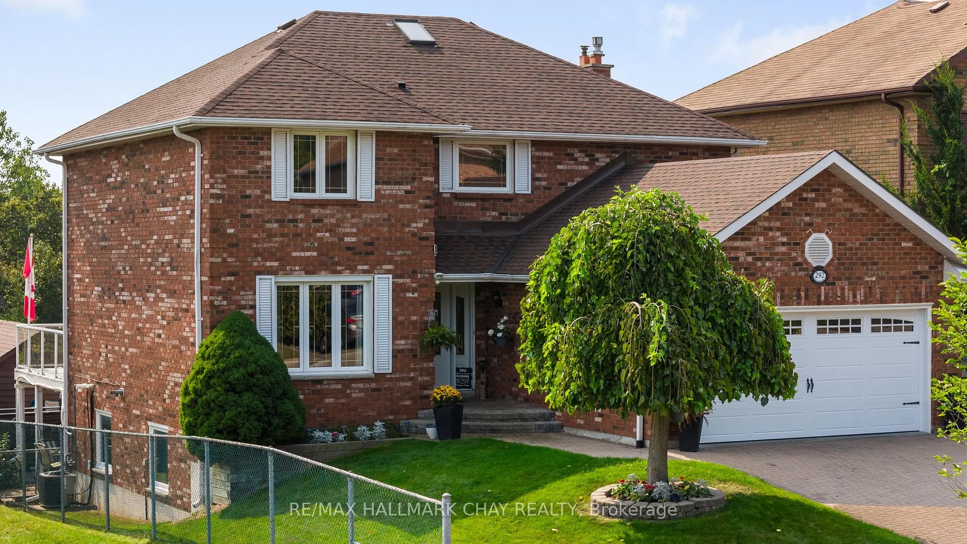 Photo 2 of 292 Leacock Drive, Barrie, Letitia Heights — HOMEH