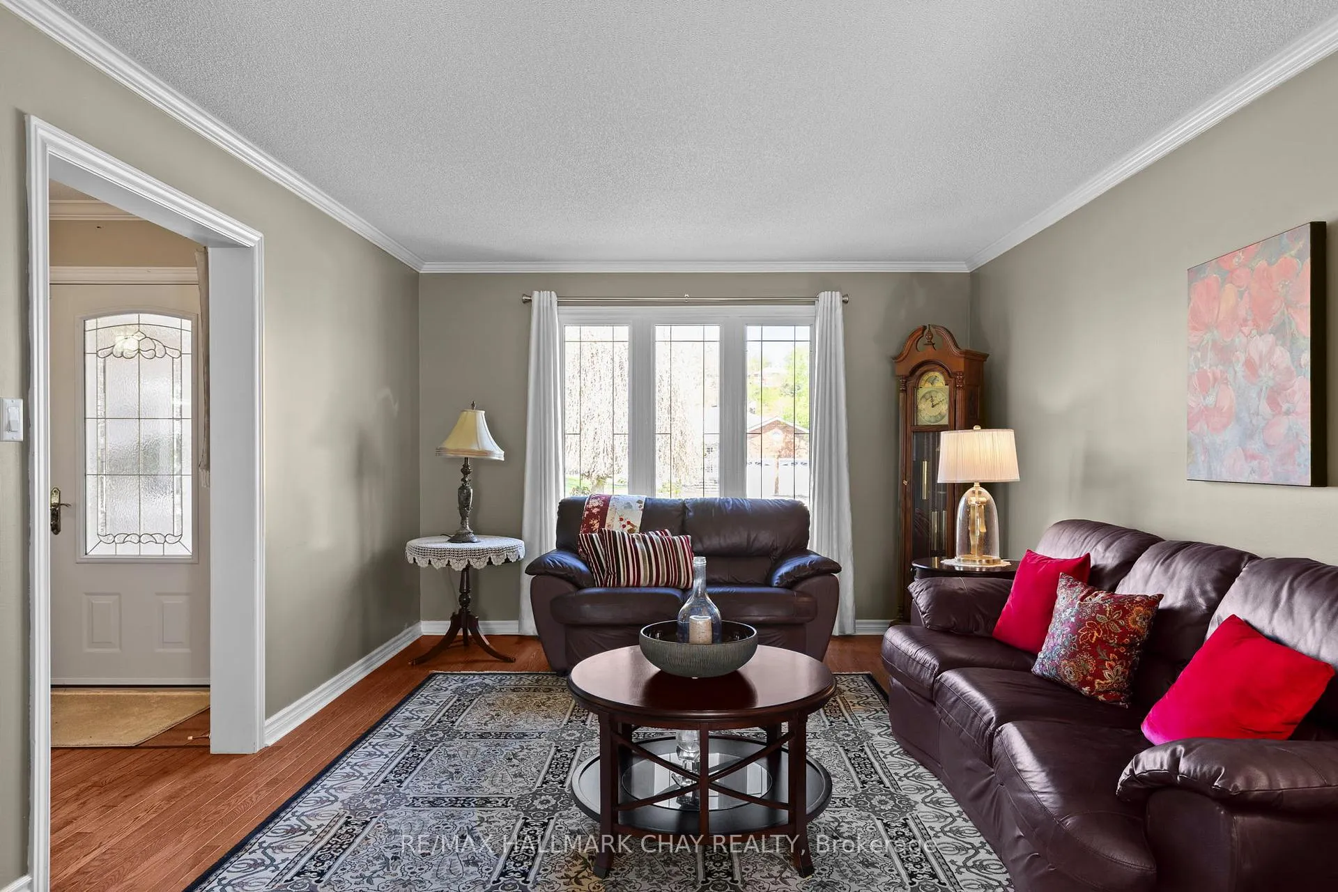 Photo 7 of 292 Leacock Drive, Barrie, Letitia Heights — HOMEH