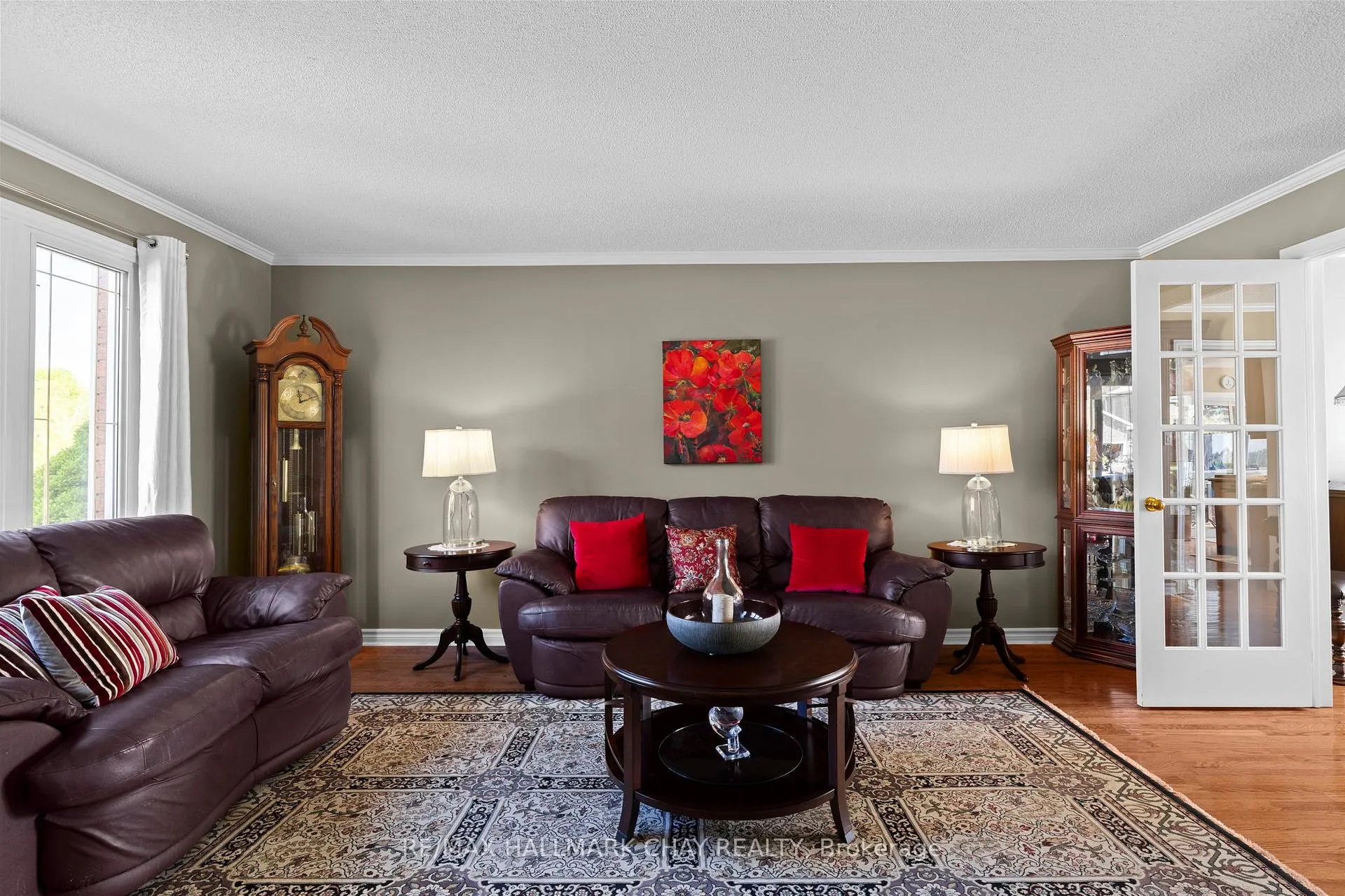 Photo 8 of 292 Leacock Drive, Barrie, Letitia Heights — HOMEH
