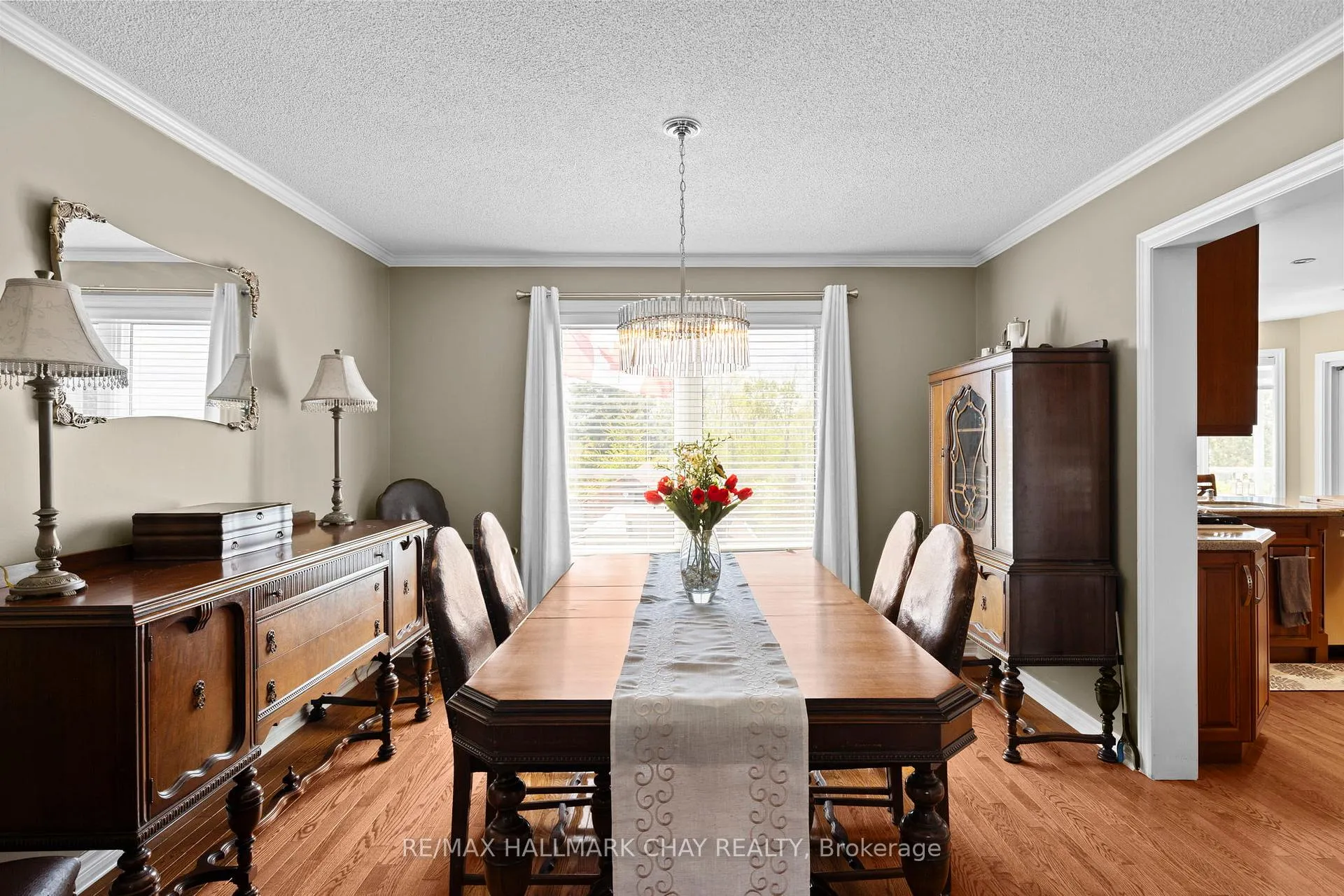 Photo 17 of 292 Leacock Drive, Barrie, Letitia Heights — HOMEH