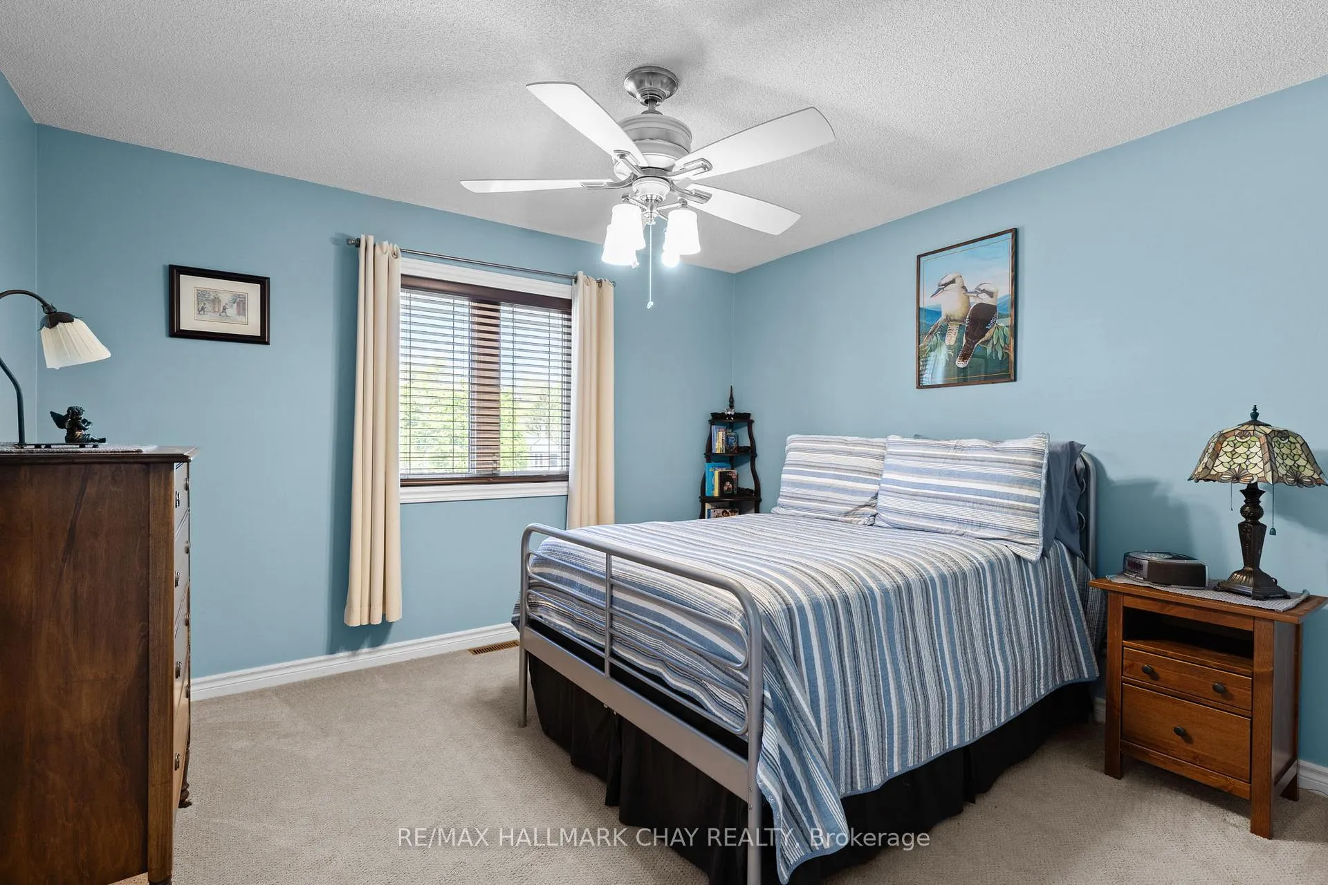 Photo 18 of 292 Leacock Drive, Barrie, Letitia Heights — HOMEH
