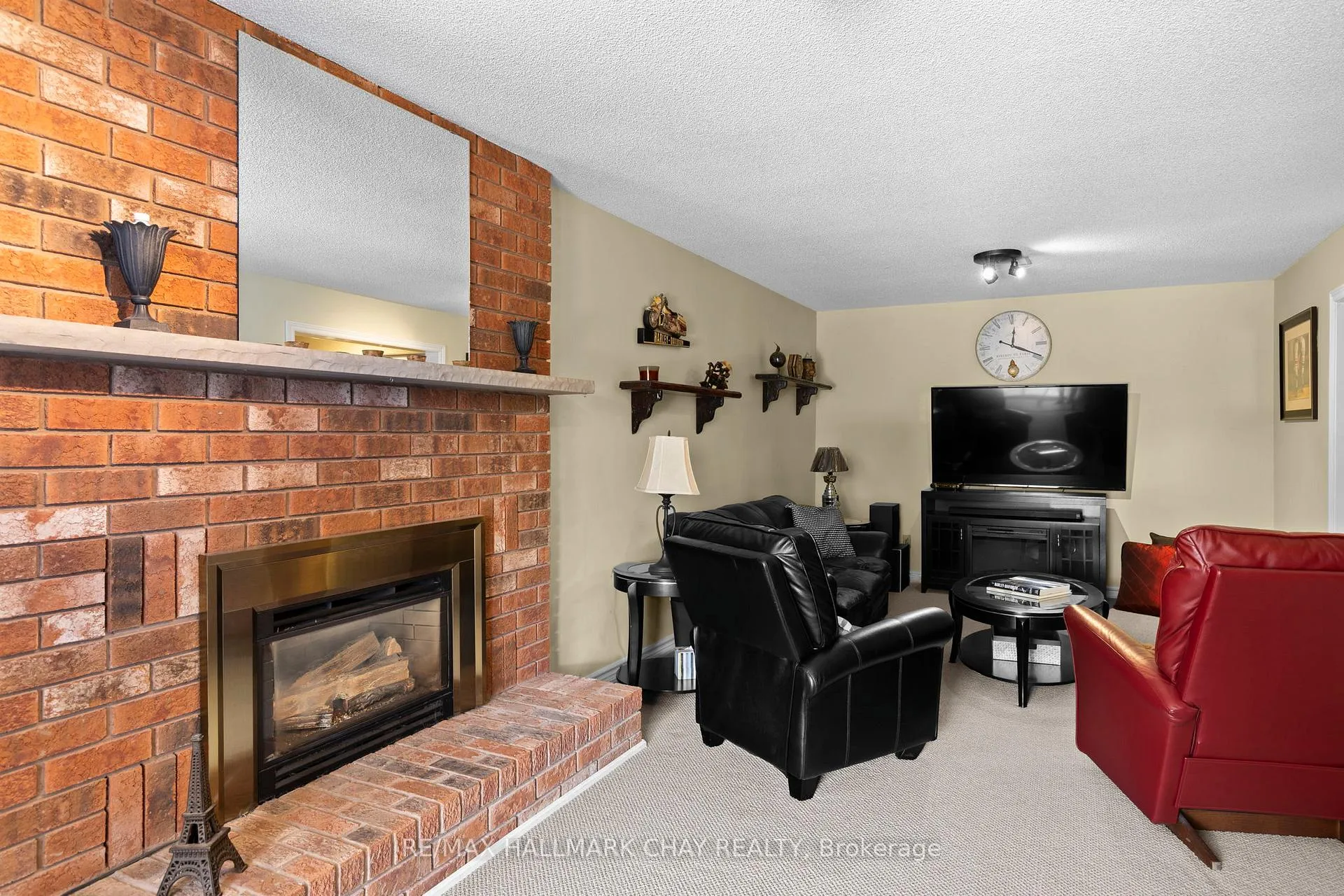 Photo 30 of 292 Leacock Drive, Barrie, Letitia Heights — HOMEH