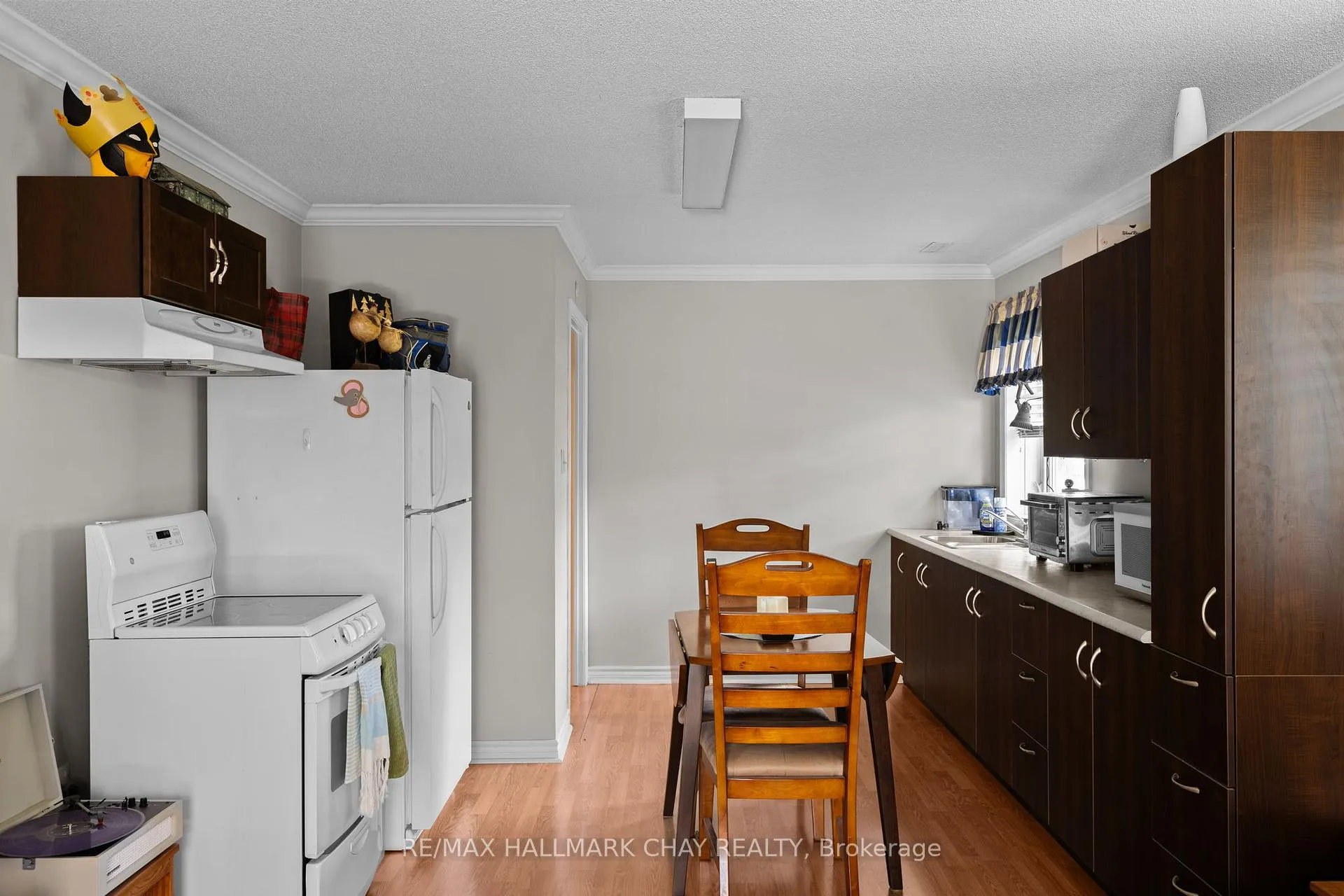 Photo 36 of 292 Leacock Drive, Barrie, Letitia Heights — HOMEH
