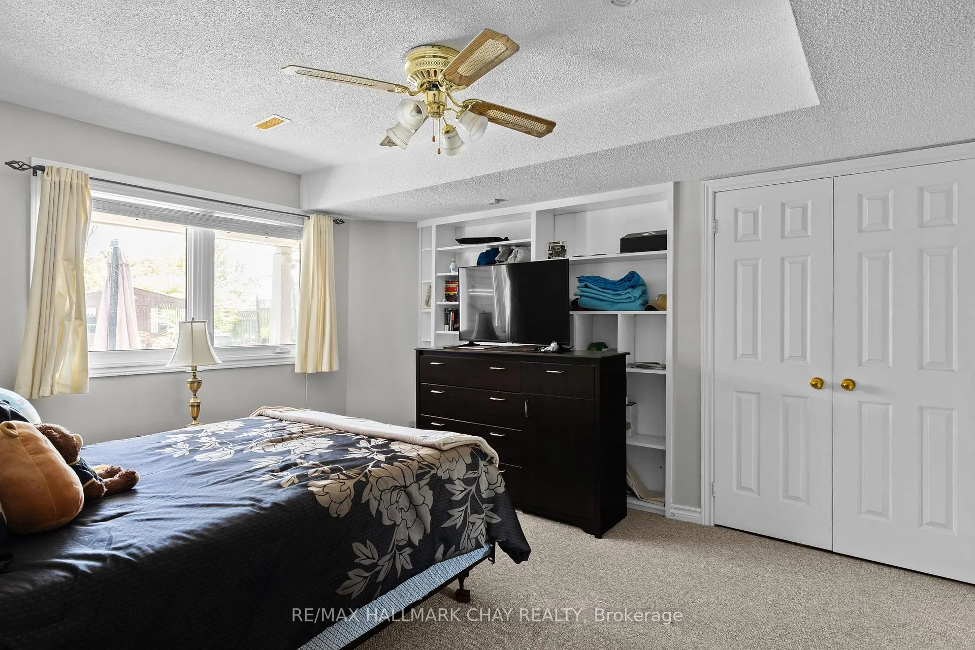 Photo 37 of 292 Leacock Drive, Barrie, Letitia Heights — HOMEH