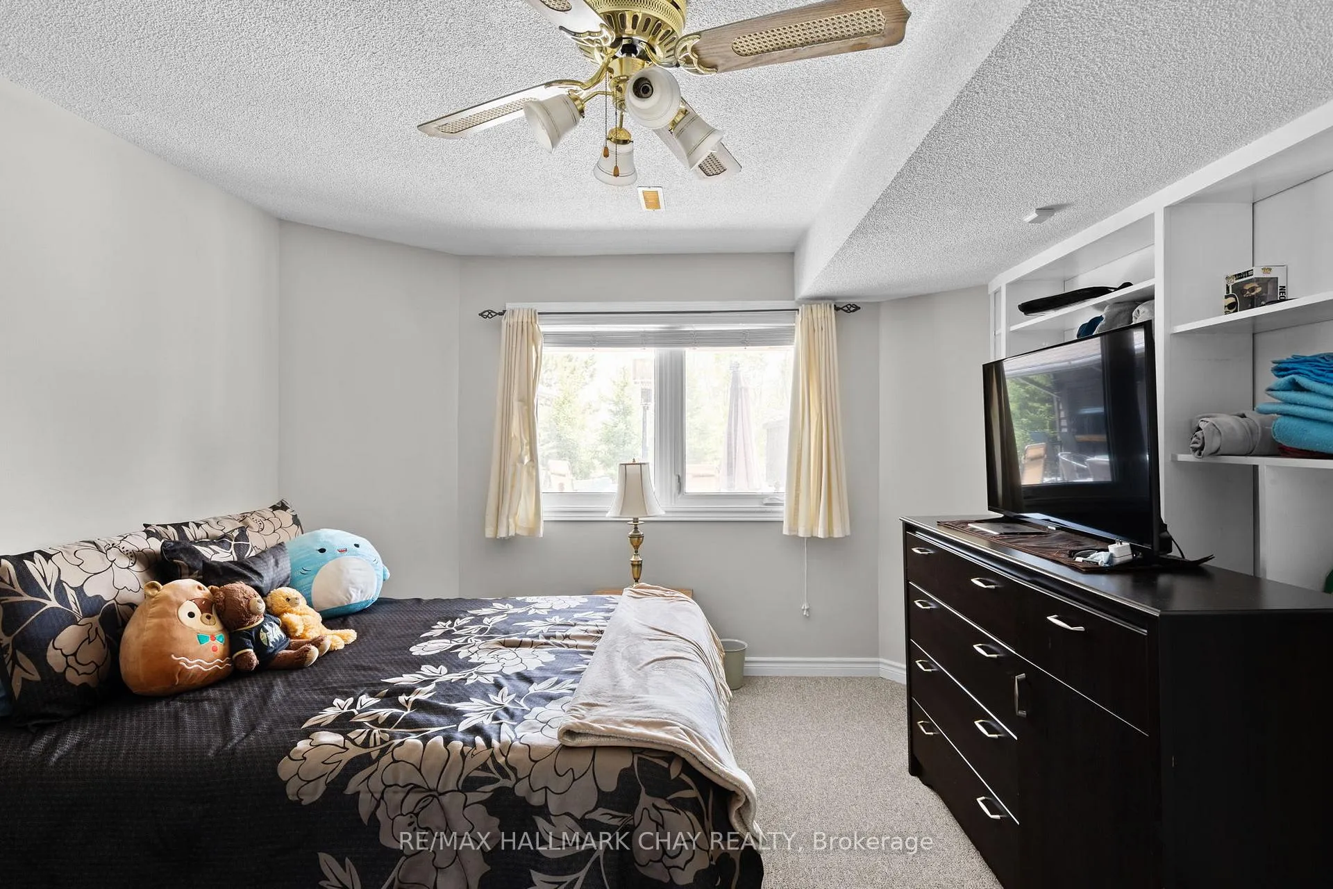 Photo 38 of 292 Leacock Drive, Barrie, Letitia Heights — HOMEH