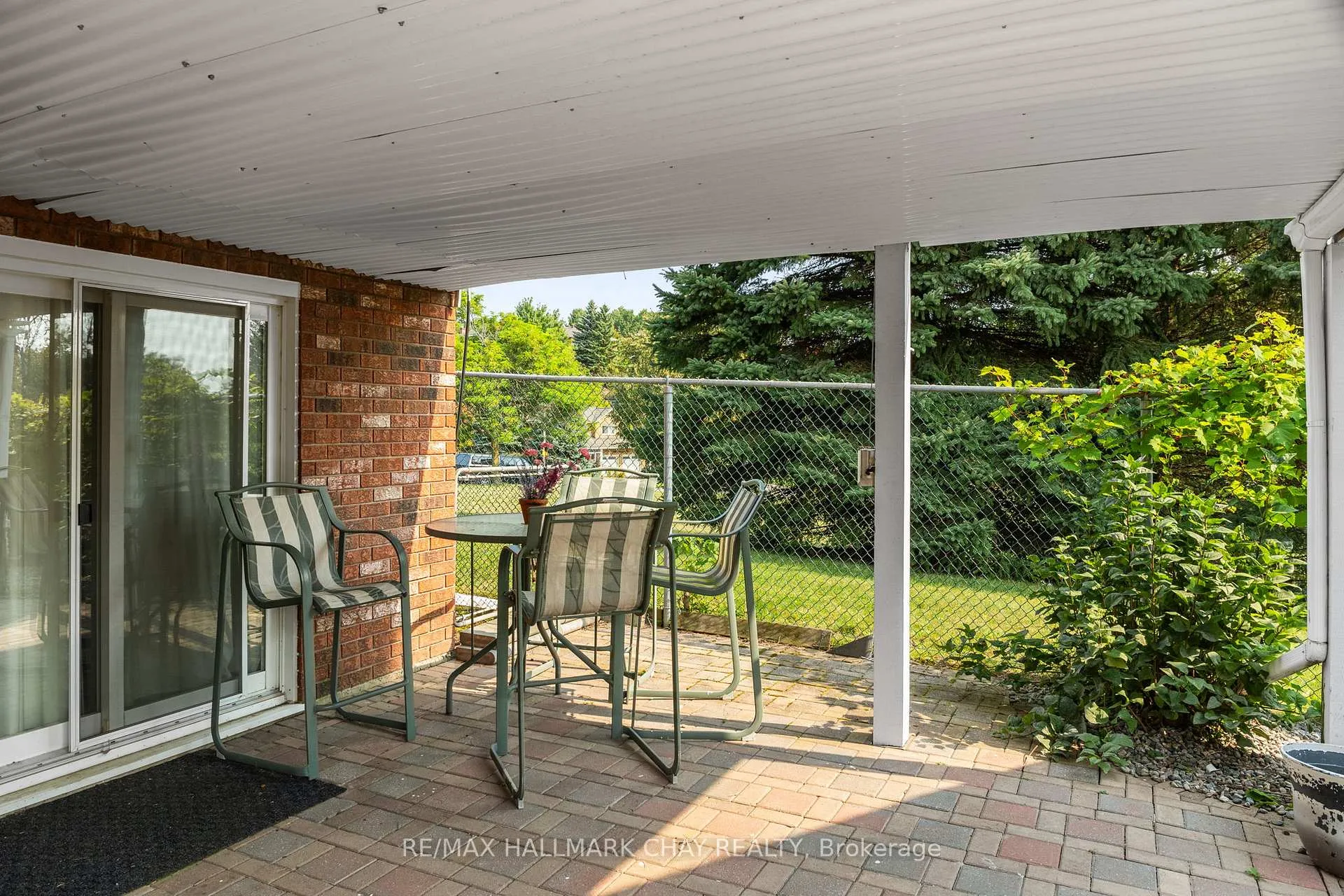 Photo 42 of 292 Leacock Drive, Barrie, Letitia Heights — HOMEH