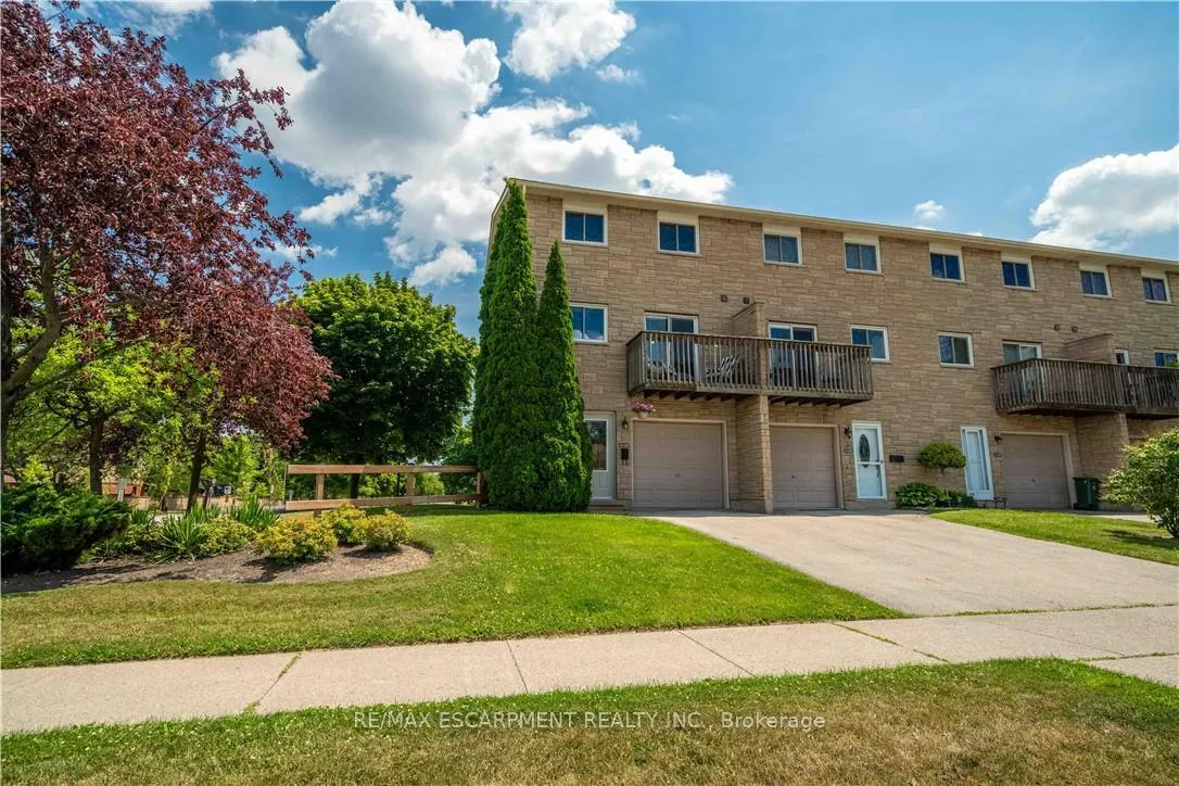 Photo 2 of Unit 13, 1155 Paramount Drive, Hamilton, Stoney Creek — HOMEH