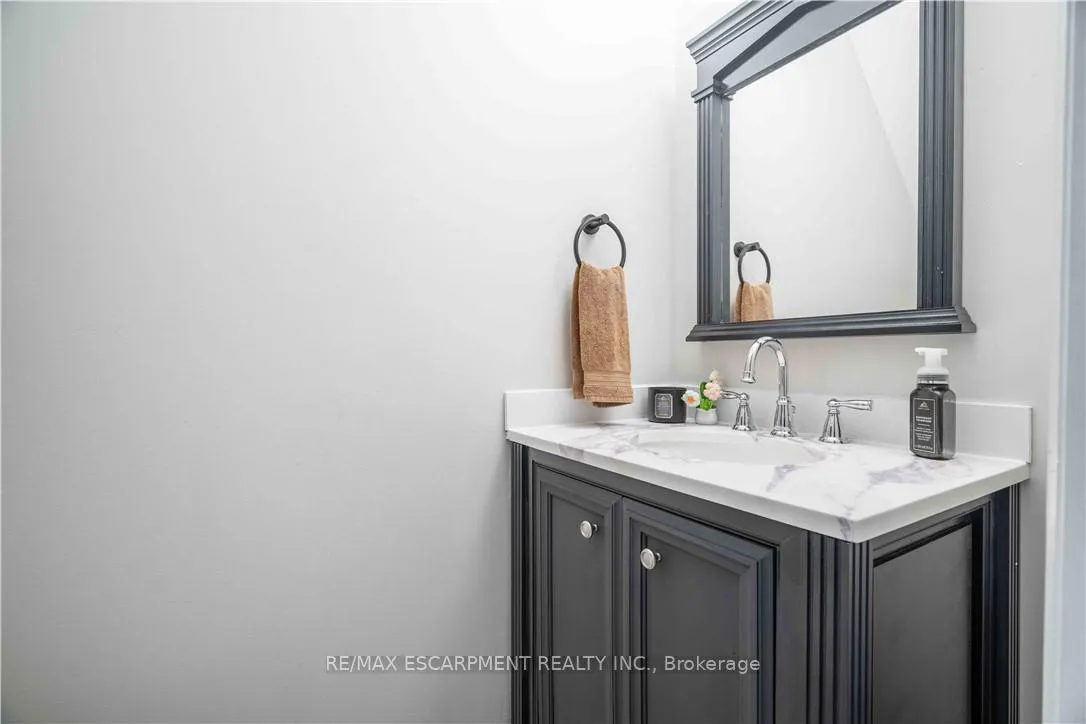Photo 11 of Unit 13, 1155 Paramount Drive, Hamilton, Stoney Creek — HOMEH
