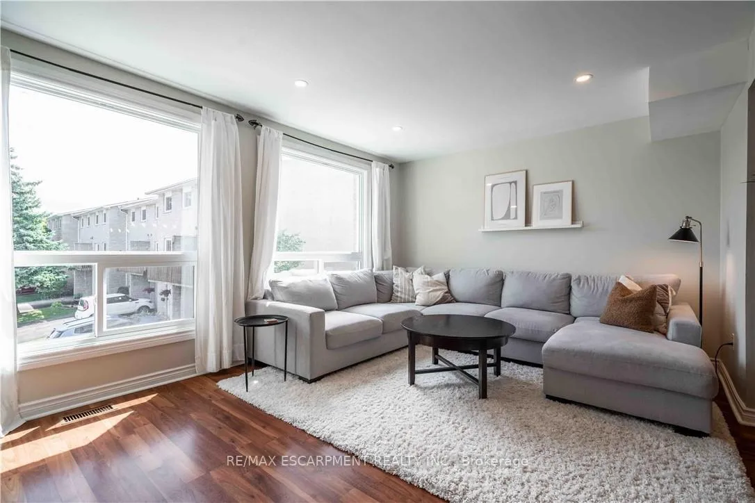Photo 13 of Unit 13, 1155 Paramount Drive, Hamilton, Stoney Creek — HOMEH