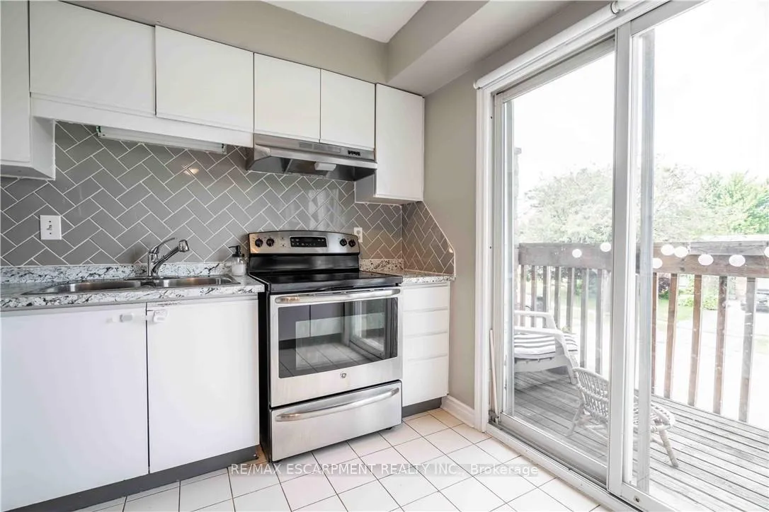 Photo 24 of Unit 13, 1155 Paramount Drive, Hamilton, Stoney Creek — HOMEH