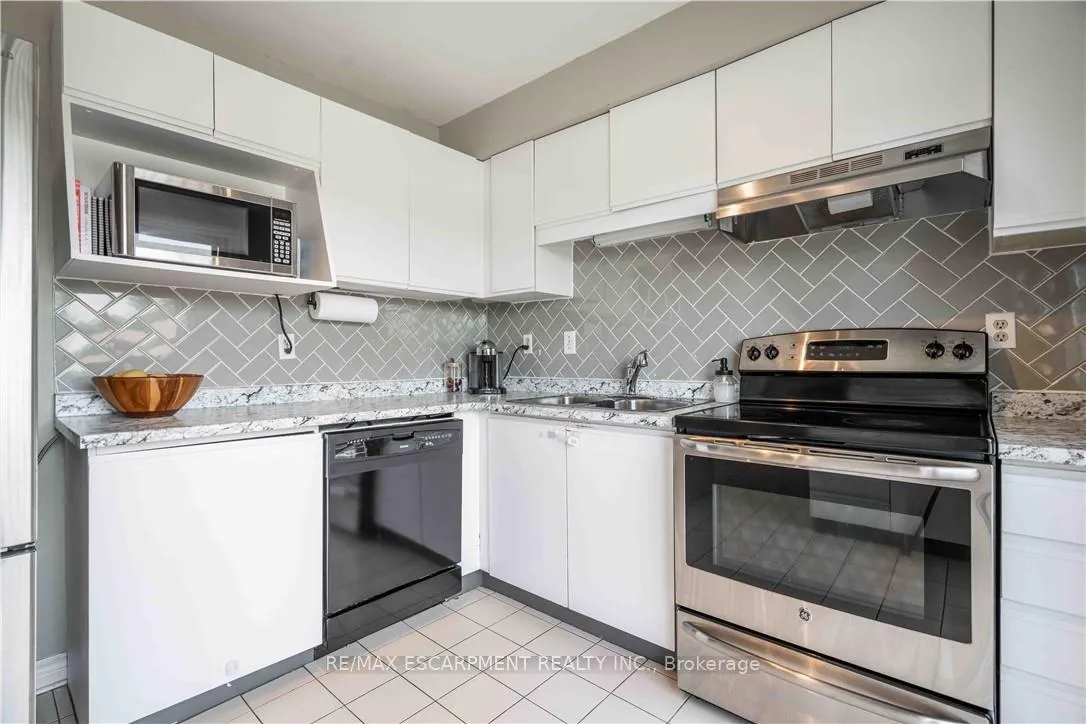 Photo 27 of Unit 13, 1155 Paramount Drive, Hamilton, Stoney Creek — HOMEH