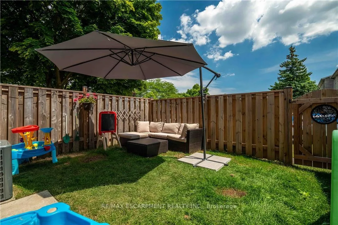 Photo 42 of Unit 13, 1155 Paramount Drive, Hamilton, Stoney Creek — HOMEH