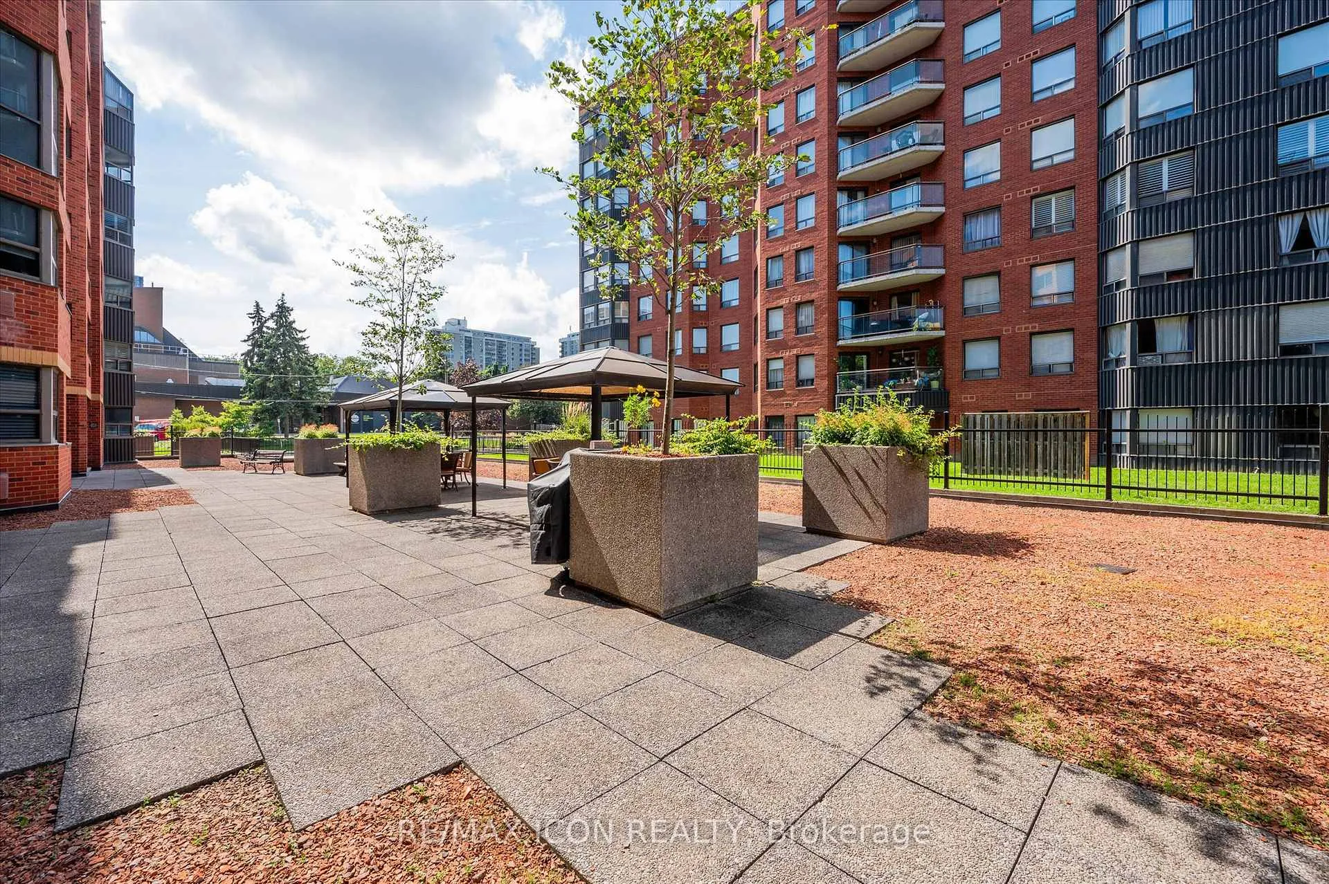 Photo 26 of Unit 610, 20 Ellen Street E, Kitchener — HOMEH