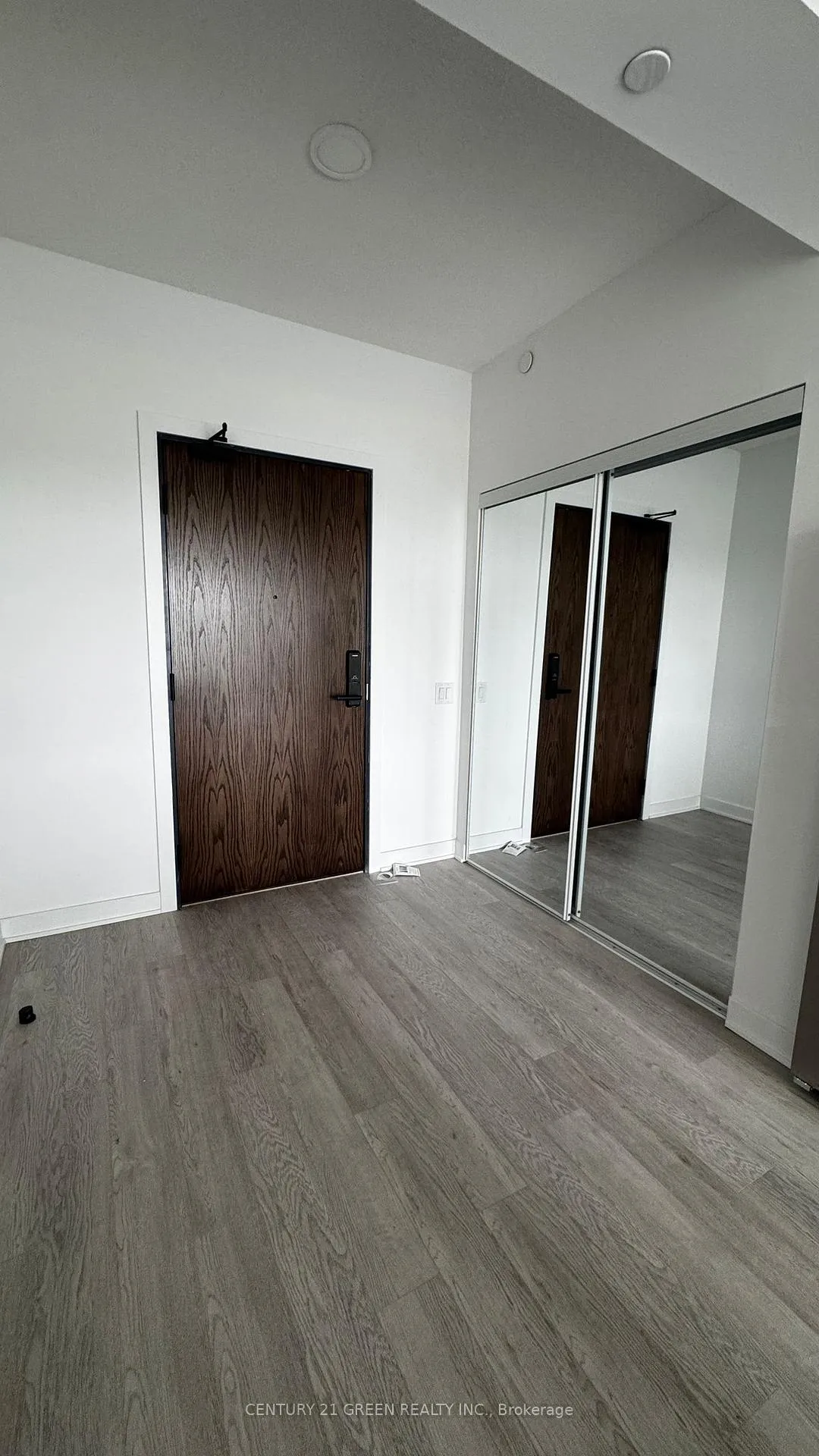 Photo 1 of Unit 404, 2782 Barton Street E, Hamilton, Riverdale — HOMEH