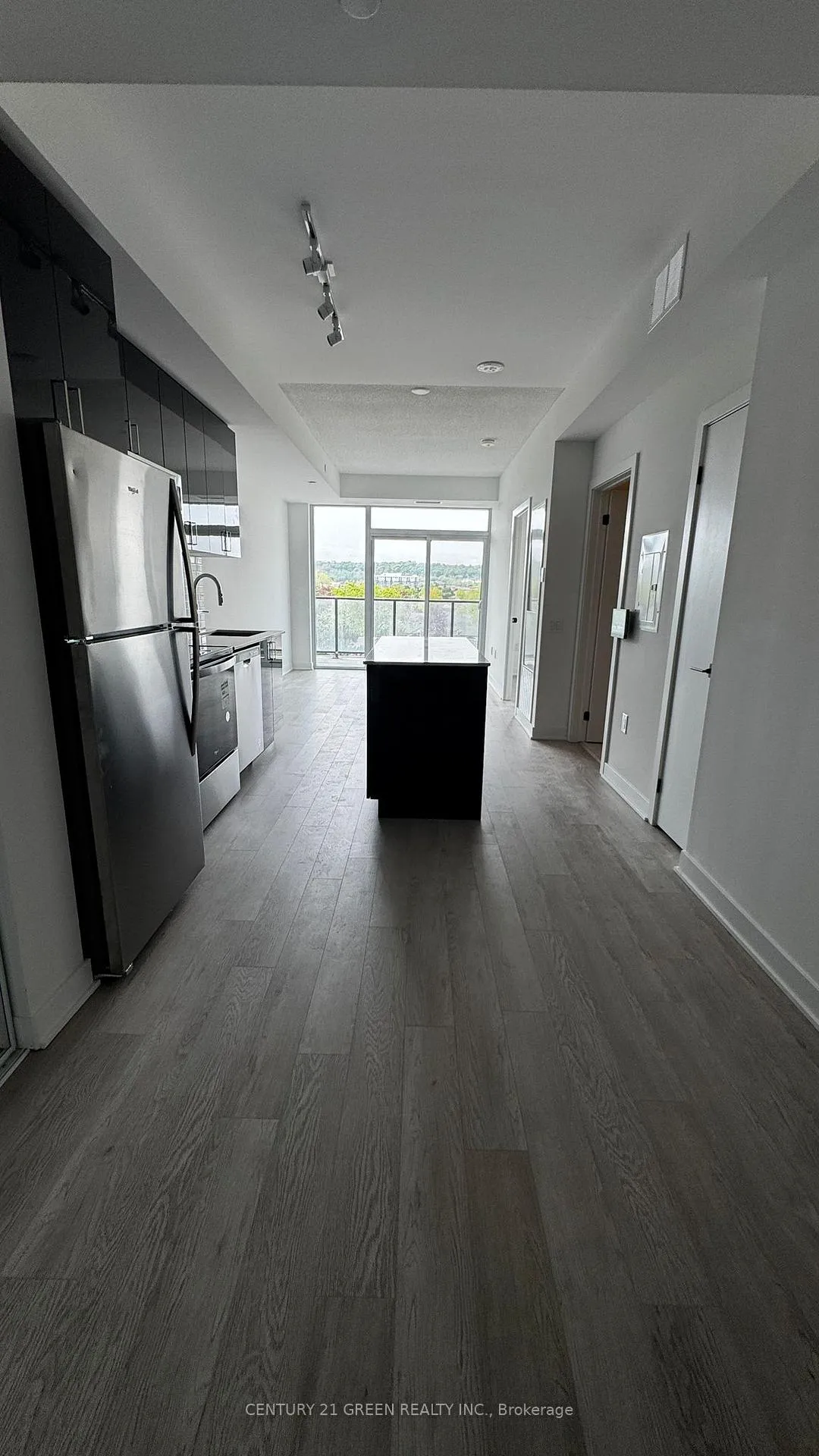 Photo 2 of Unit 404, 2782 Barton Street E, Hamilton, Riverdale — HOMEH