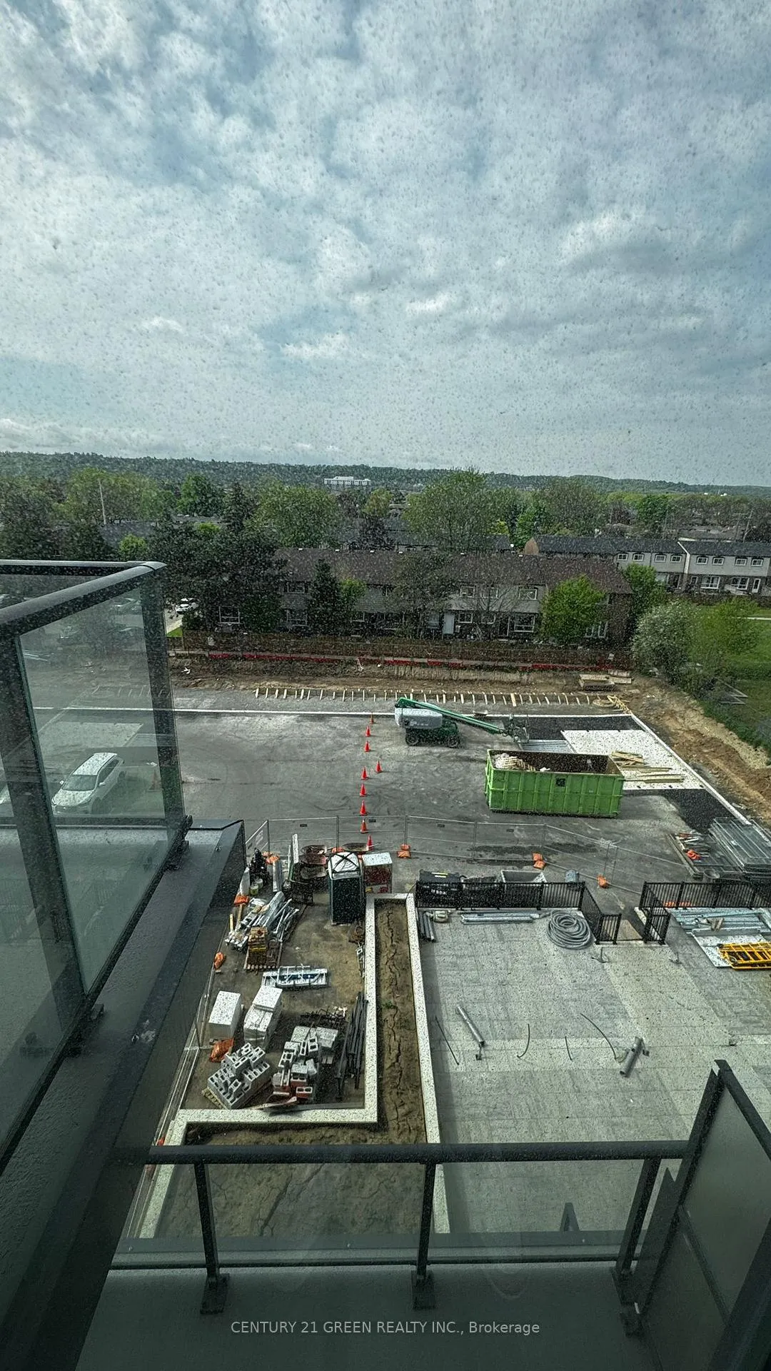 Photo 10 of Unit 404, 2782 Barton Street E, Hamilton, Riverdale — HOMEH