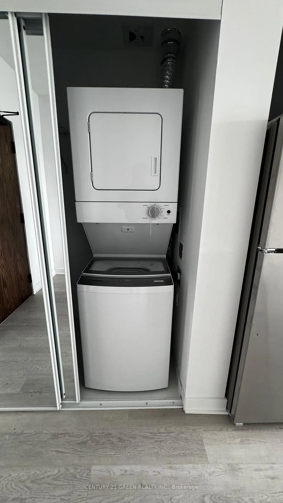 Photo 15 of Unit 404, 2782 Barton Street E, Hamilton, Riverdale — HOMEH