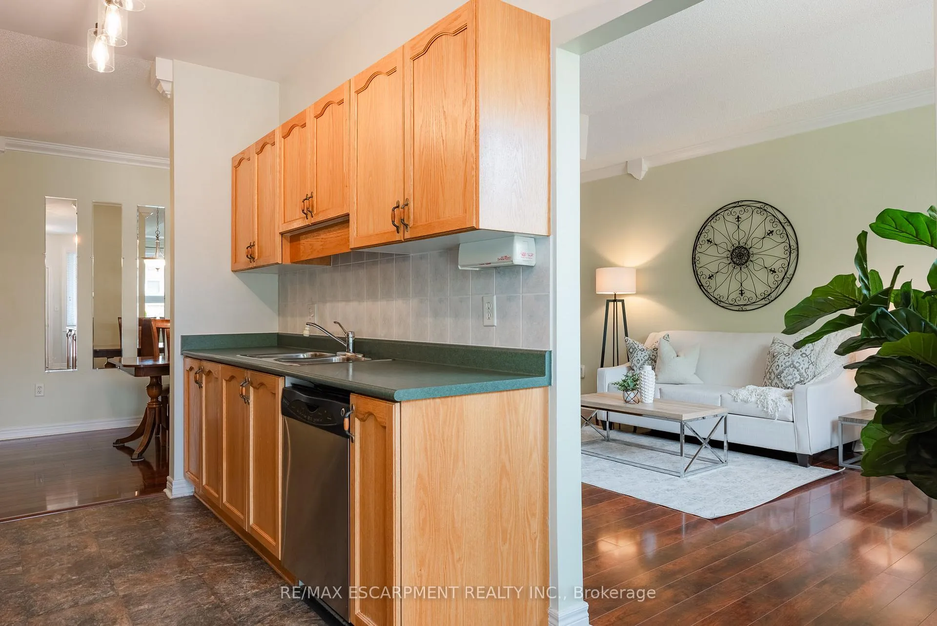 Photo 18 of 60 Riveroaks Drive, Hamilton, Mount Hope — HOMEH