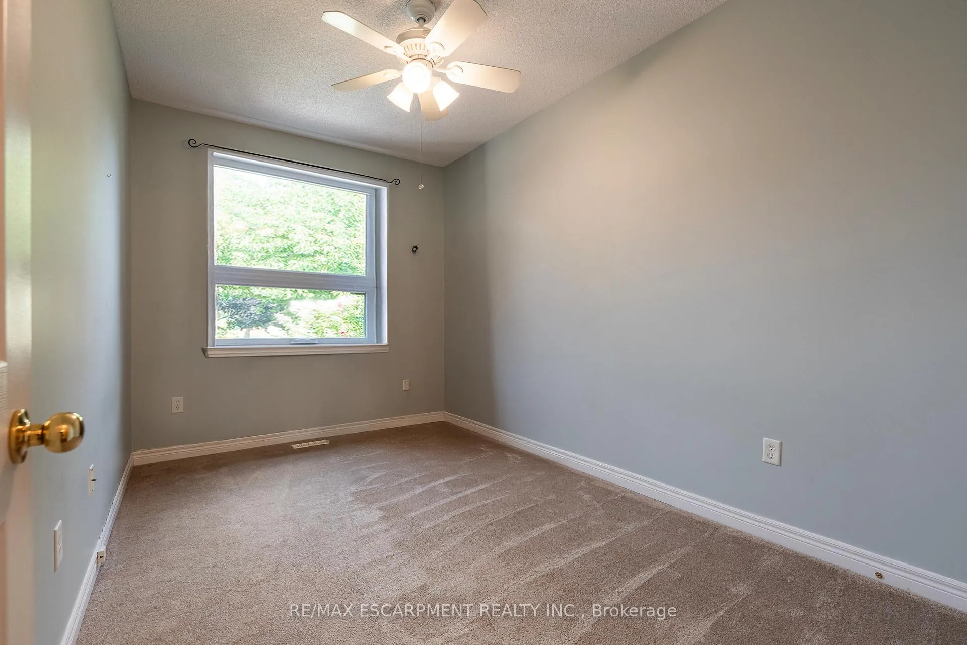 Photo 24 of 60 Riveroaks Drive, Hamilton, Mount Hope — HOMEH