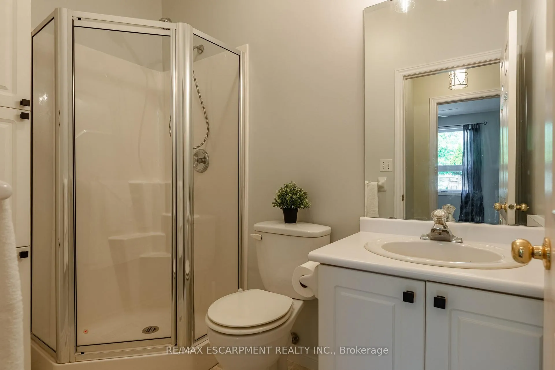 Photo 26 of 60 Riveroaks Drive, Hamilton, Mount Hope — HOMEH