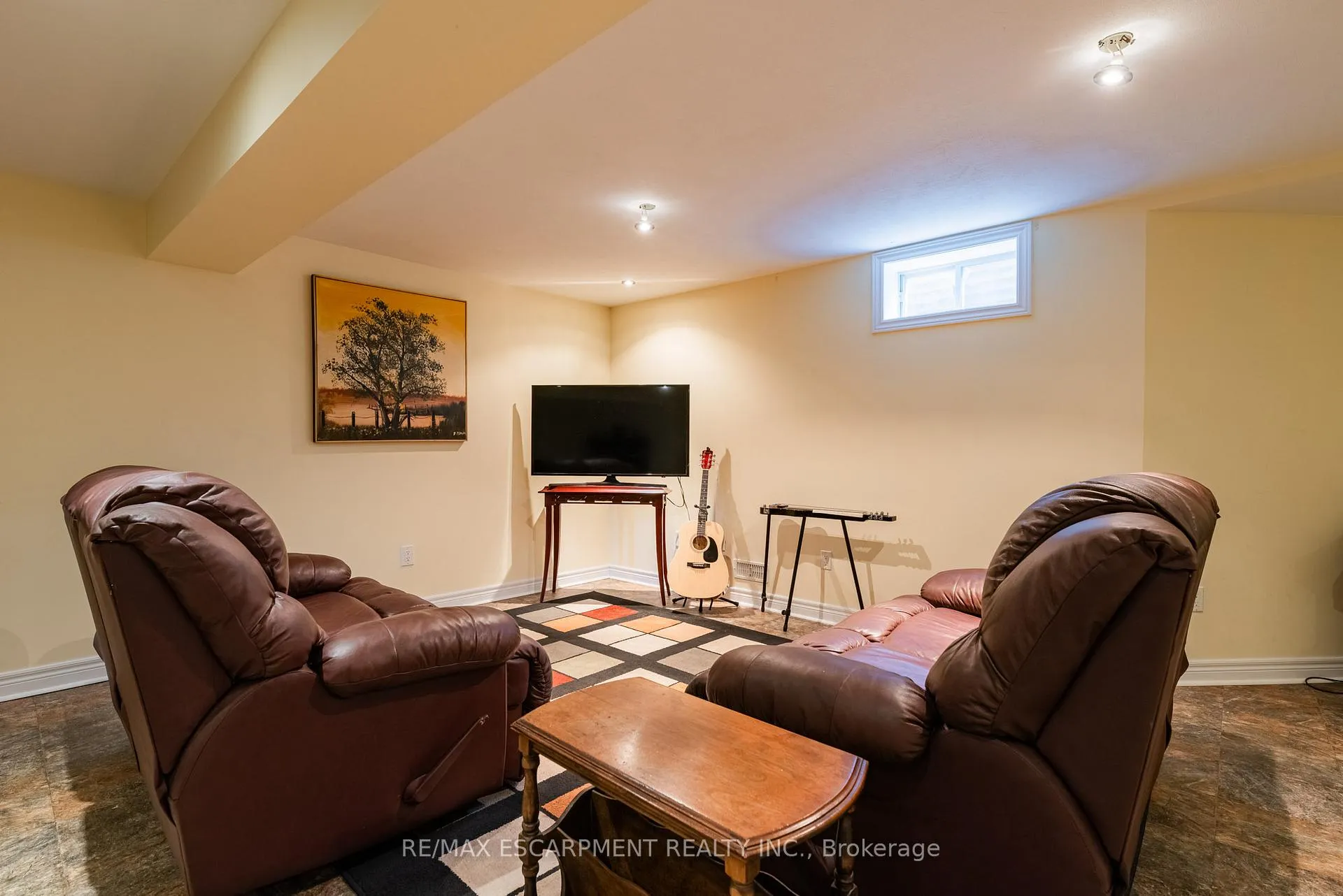 Photo 28 of 60 Riveroaks Drive, Hamilton, Mount Hope — HOMEH